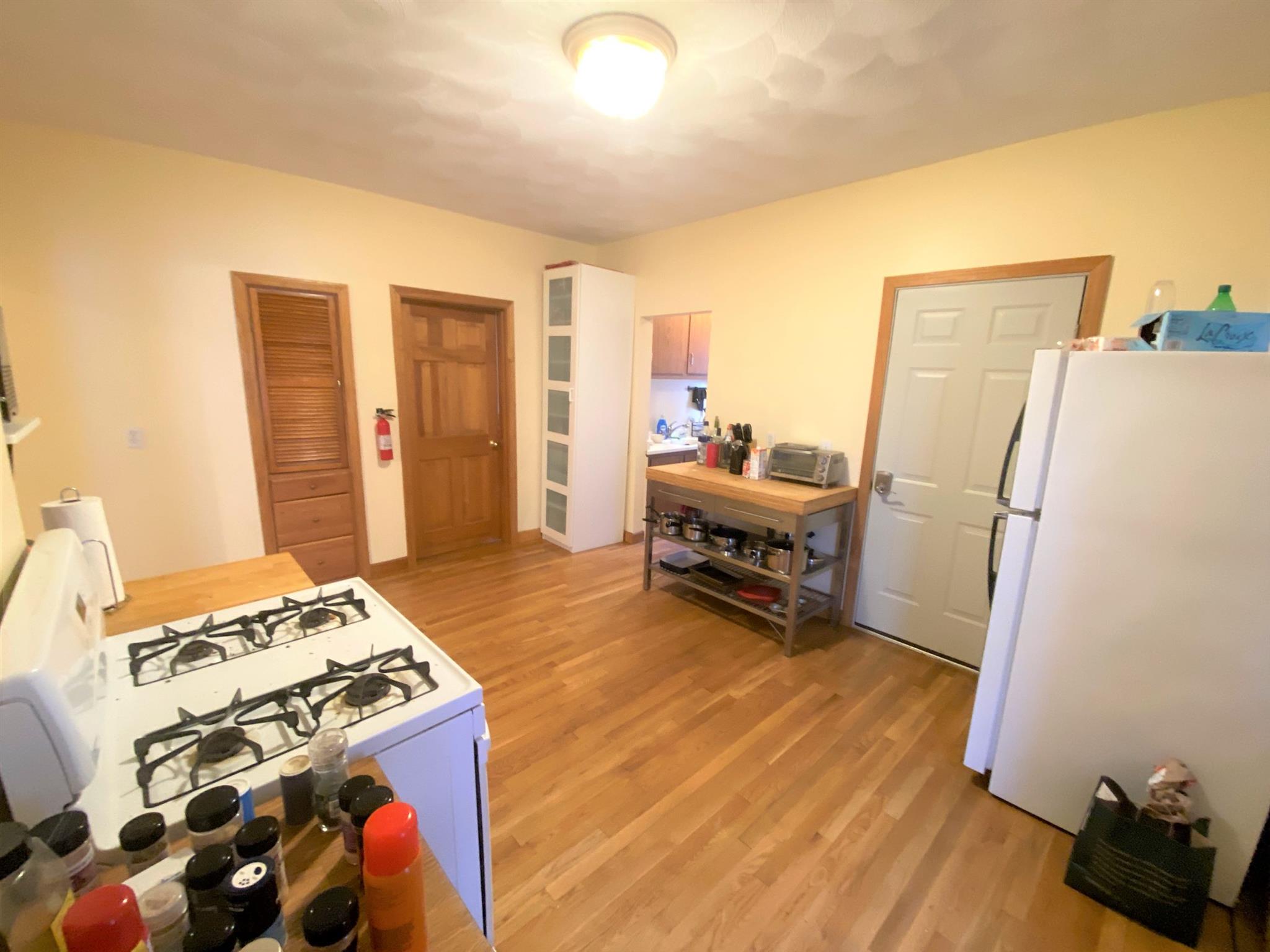 35 Hancock St, Davis Square