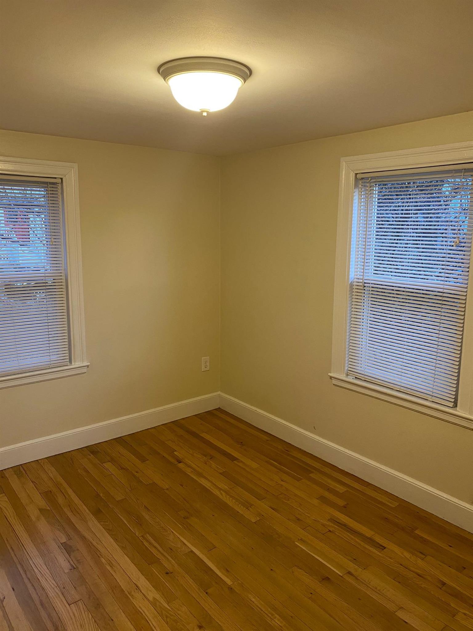 28 Linden Ave, Davis Square