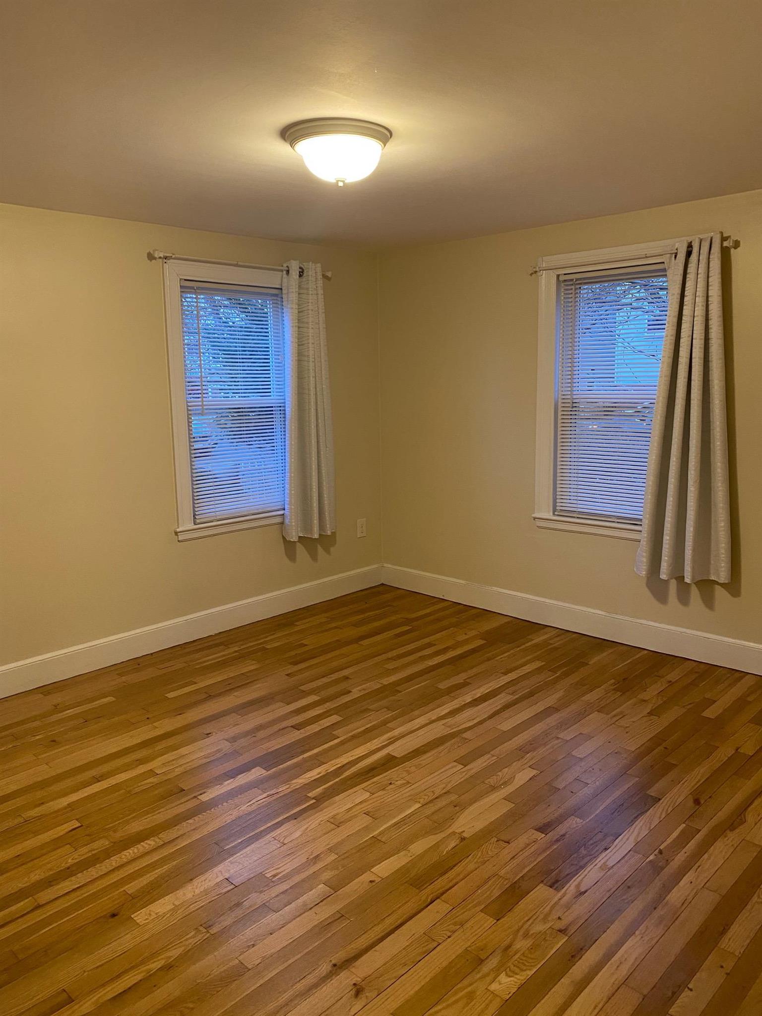 28 Linden Ave, Davis Square