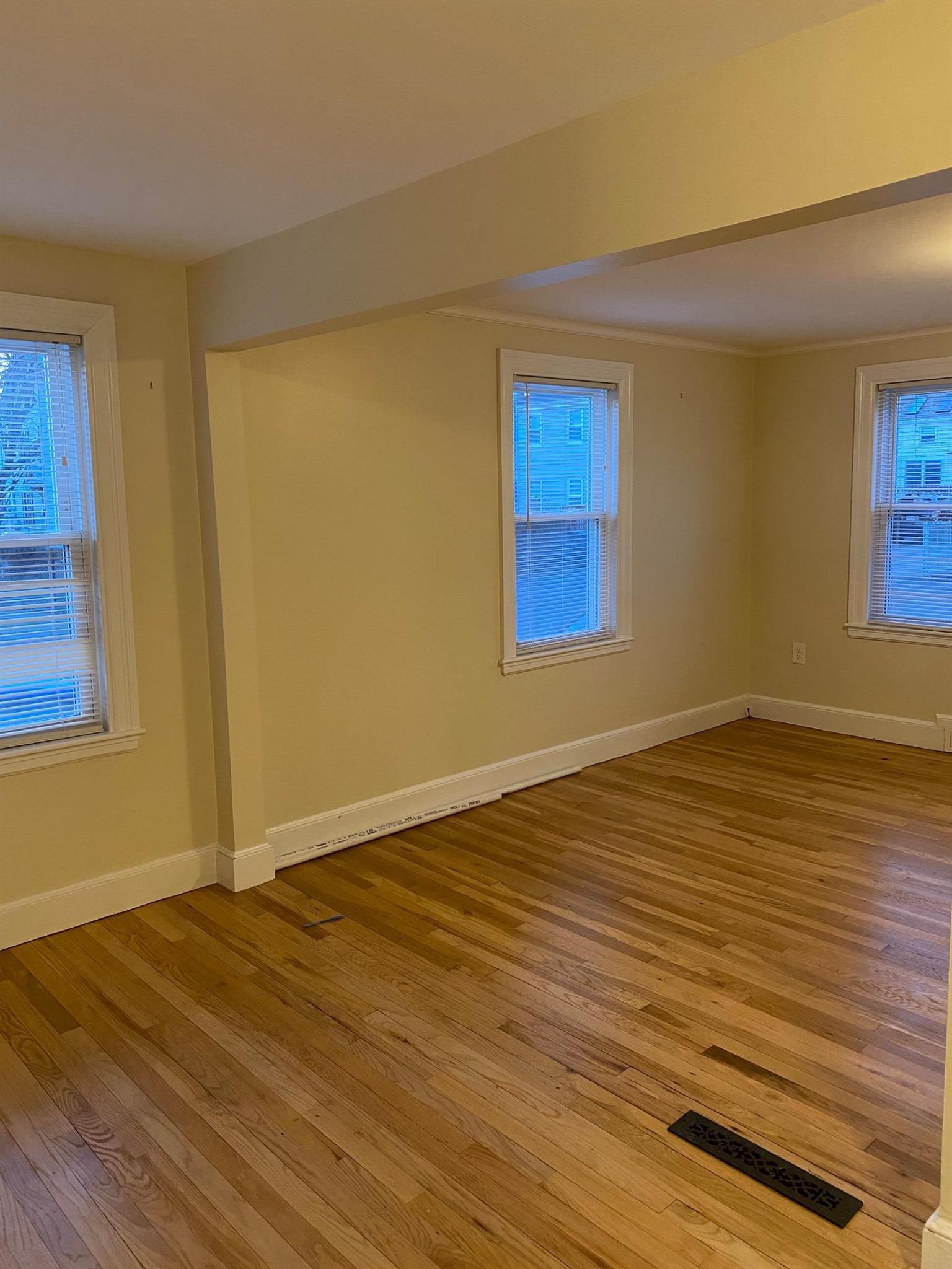 28 Linden Ave, Davis Square