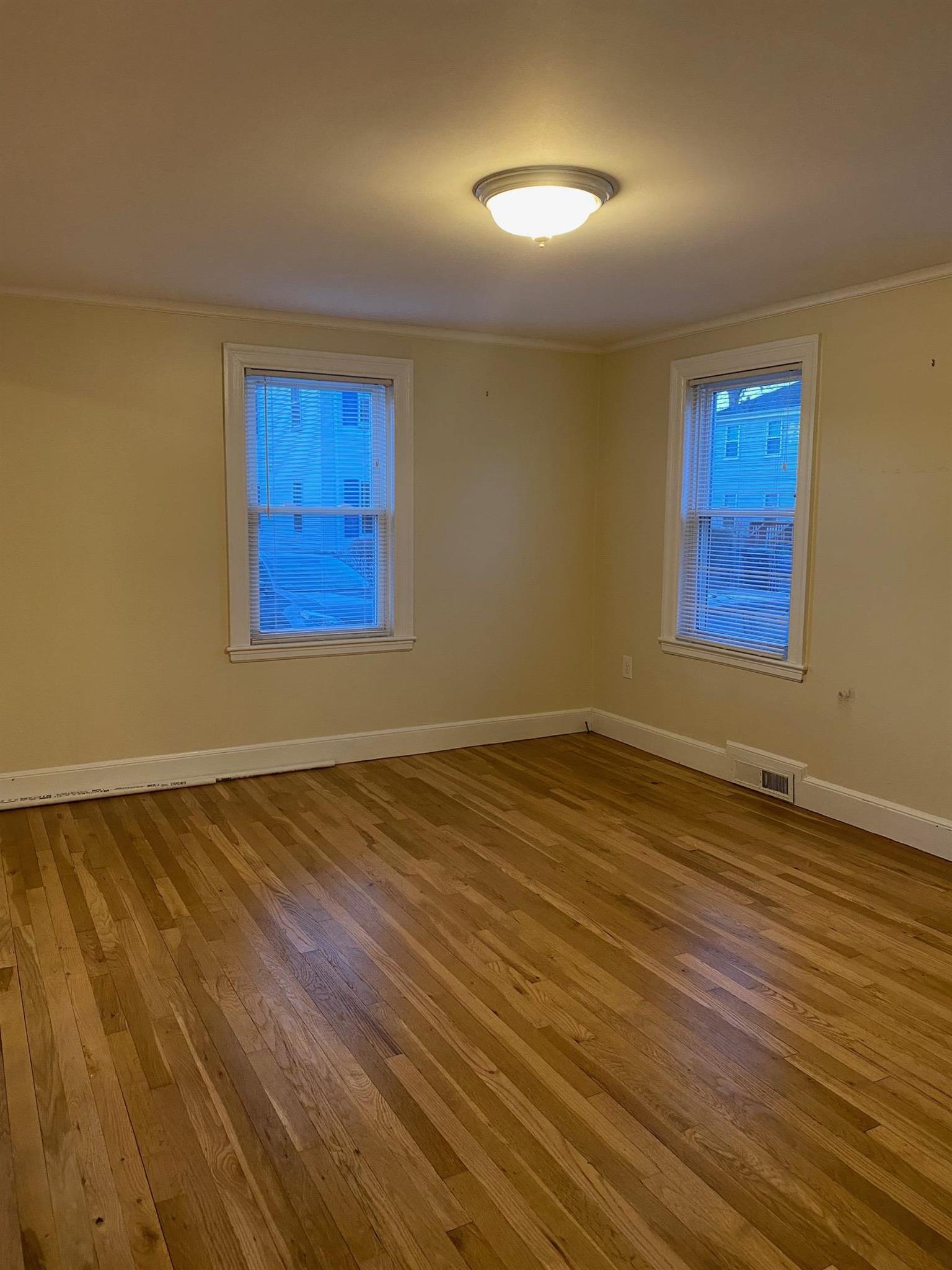 28 Linden Ave, Davis Square