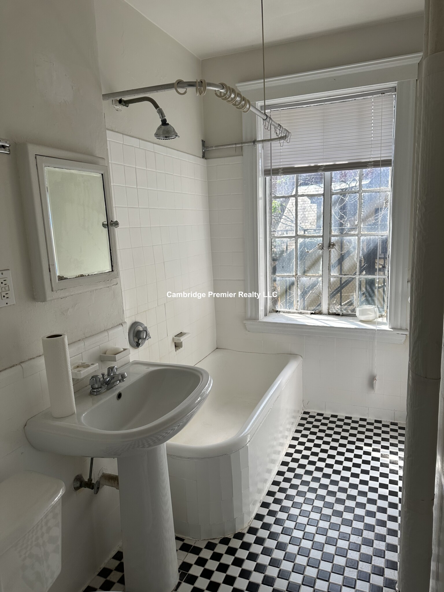 28 Langdon St, Neighborhood Nine