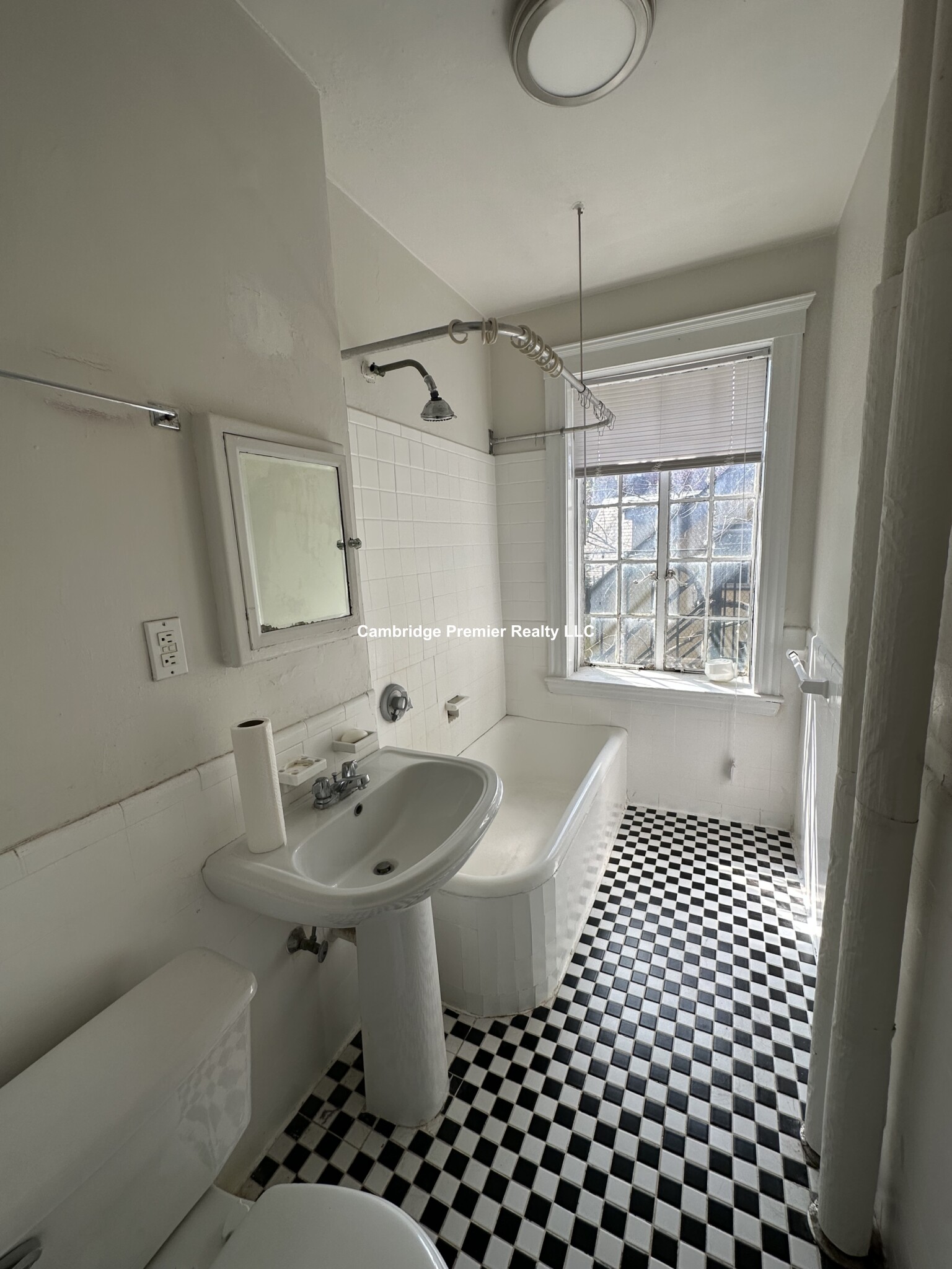 28 Langdon St, Neighborhood Nine