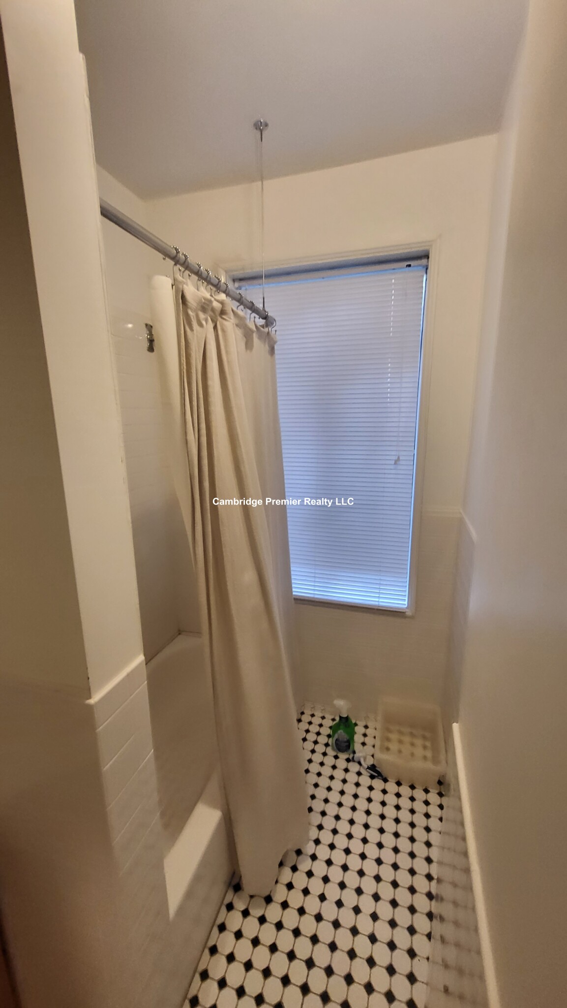 28 Langdon St, Neighborhood Nine