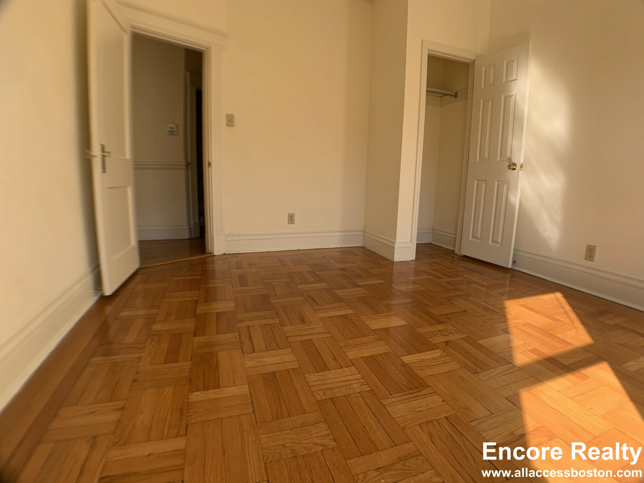 28 Queensberry St, Fenway