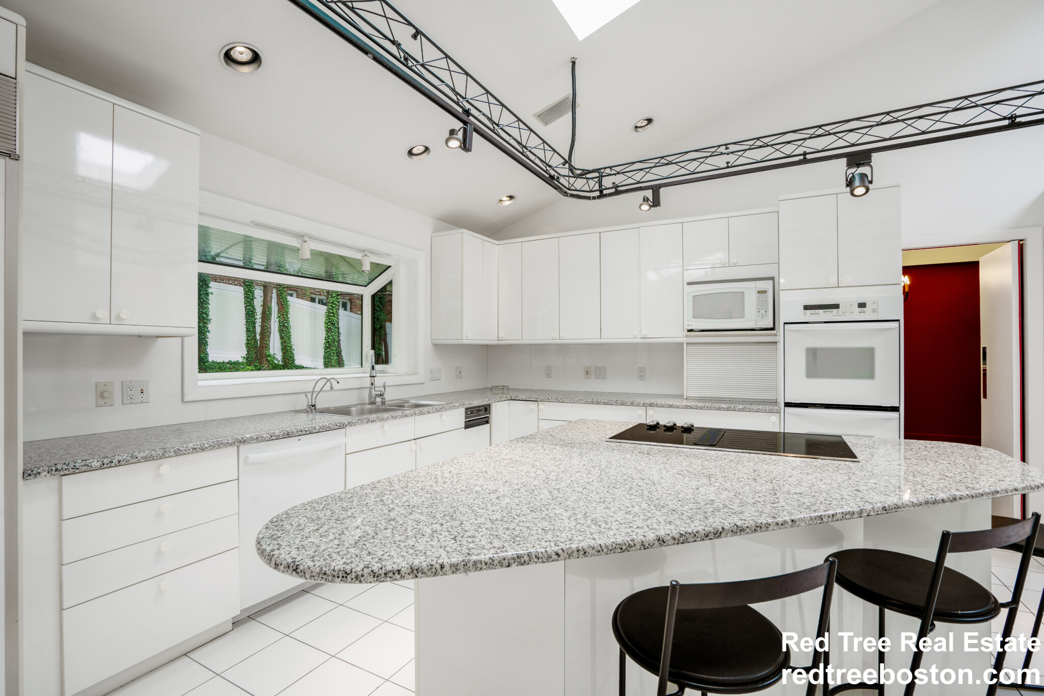 128 Baldpate Hill Rd, Newton