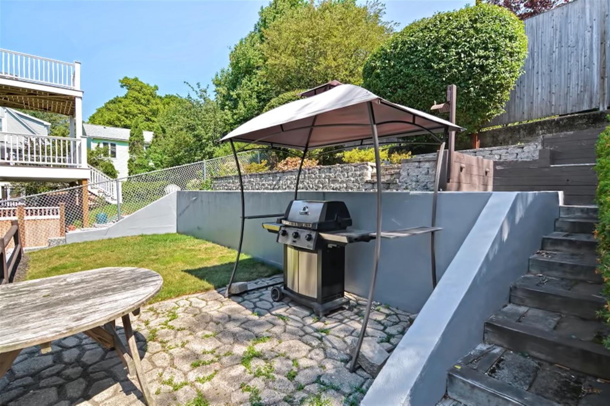 17 Malvern Ave, Davis Square