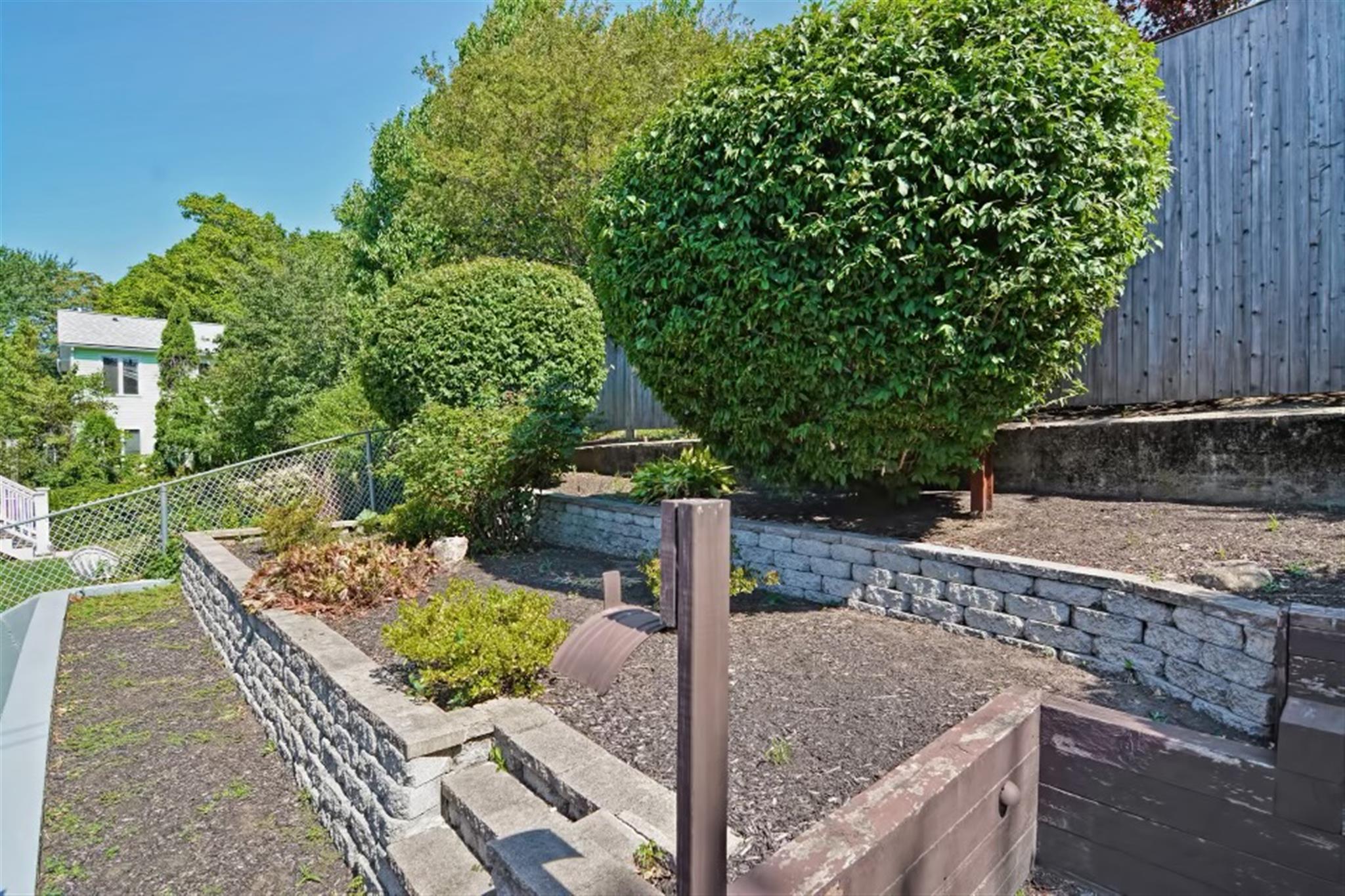 17 Malvern Ave, Davis Square