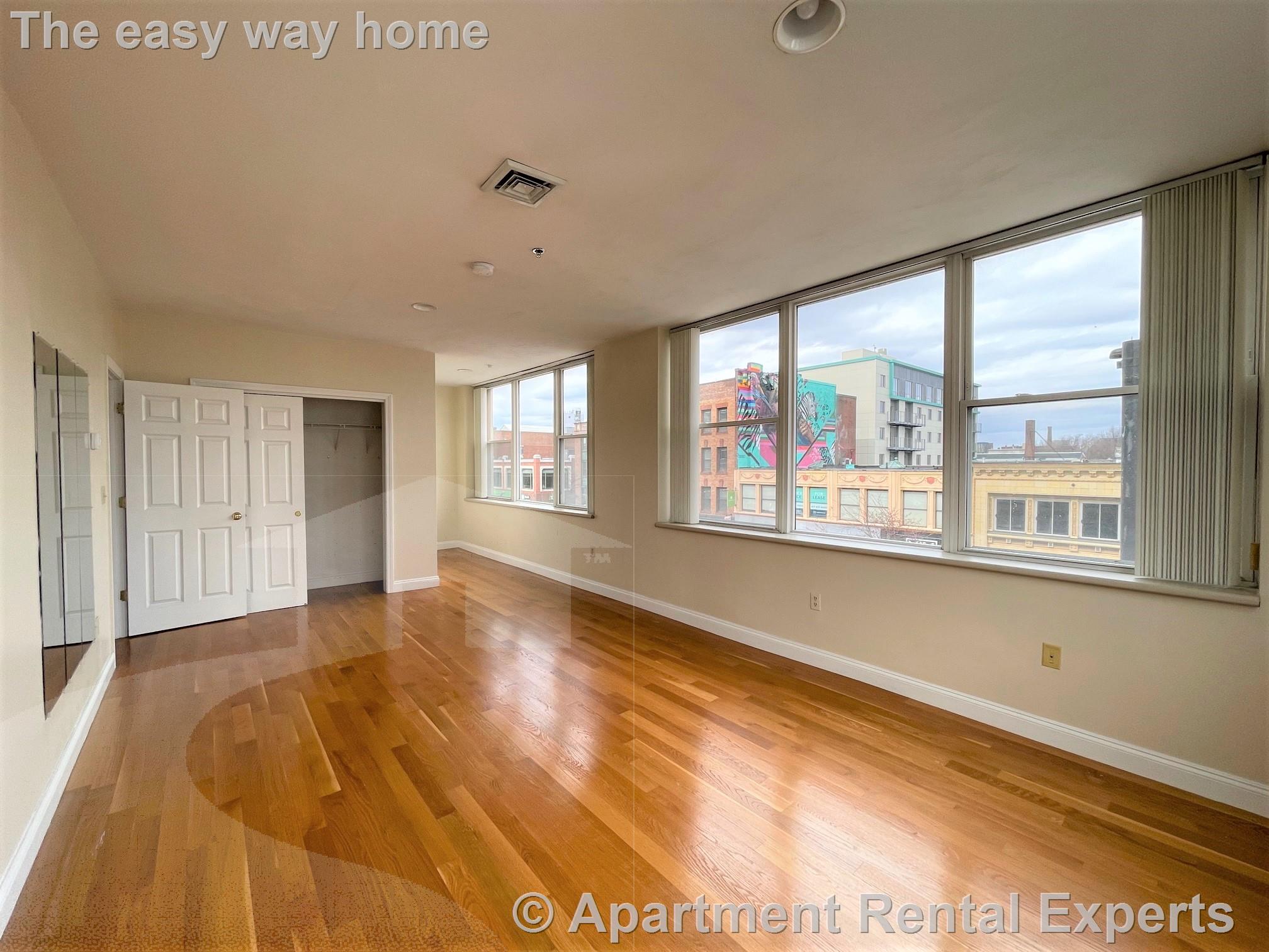 15 Pearl, Central Square