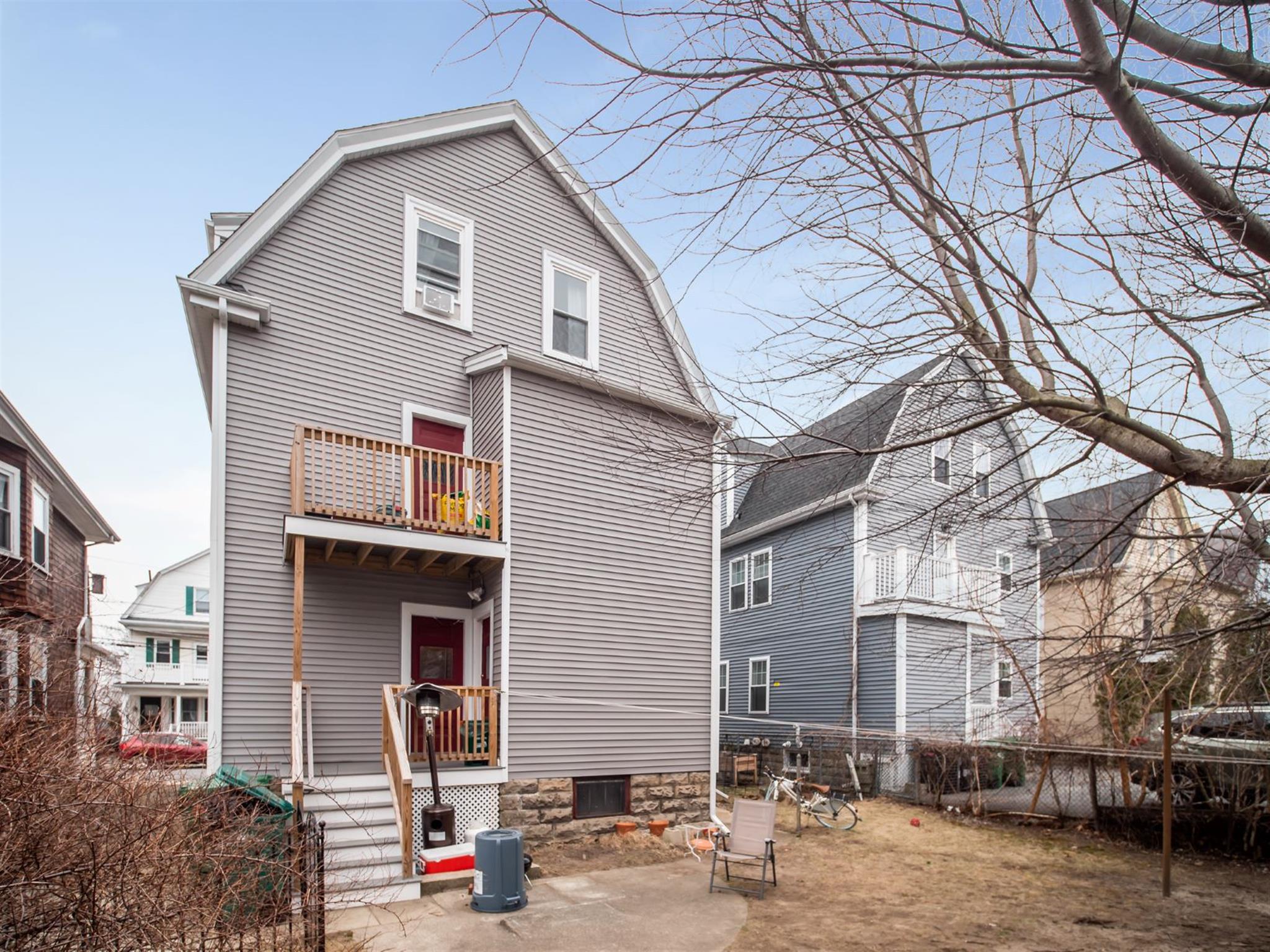 81 Bristol Rd, Medford