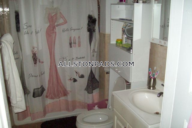 235.5 Harvard Ave, Allston