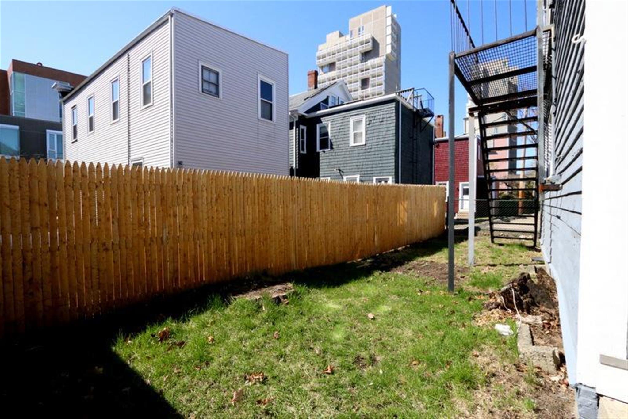 9 Elmer St, Central Square