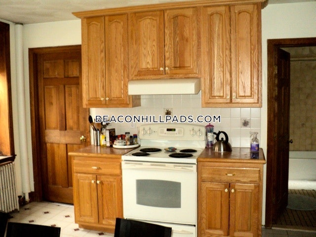 60 Phillips, Beacon Hill