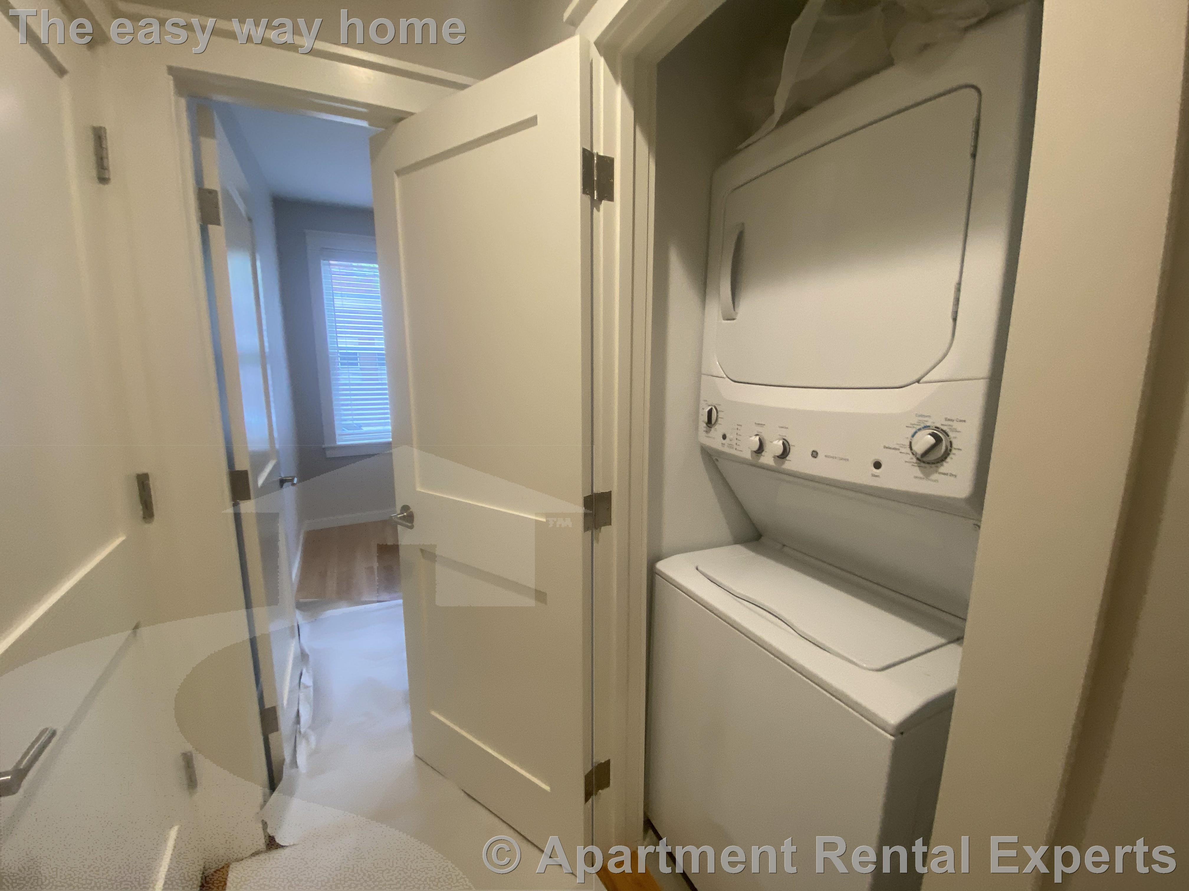 568 Green, Central Square