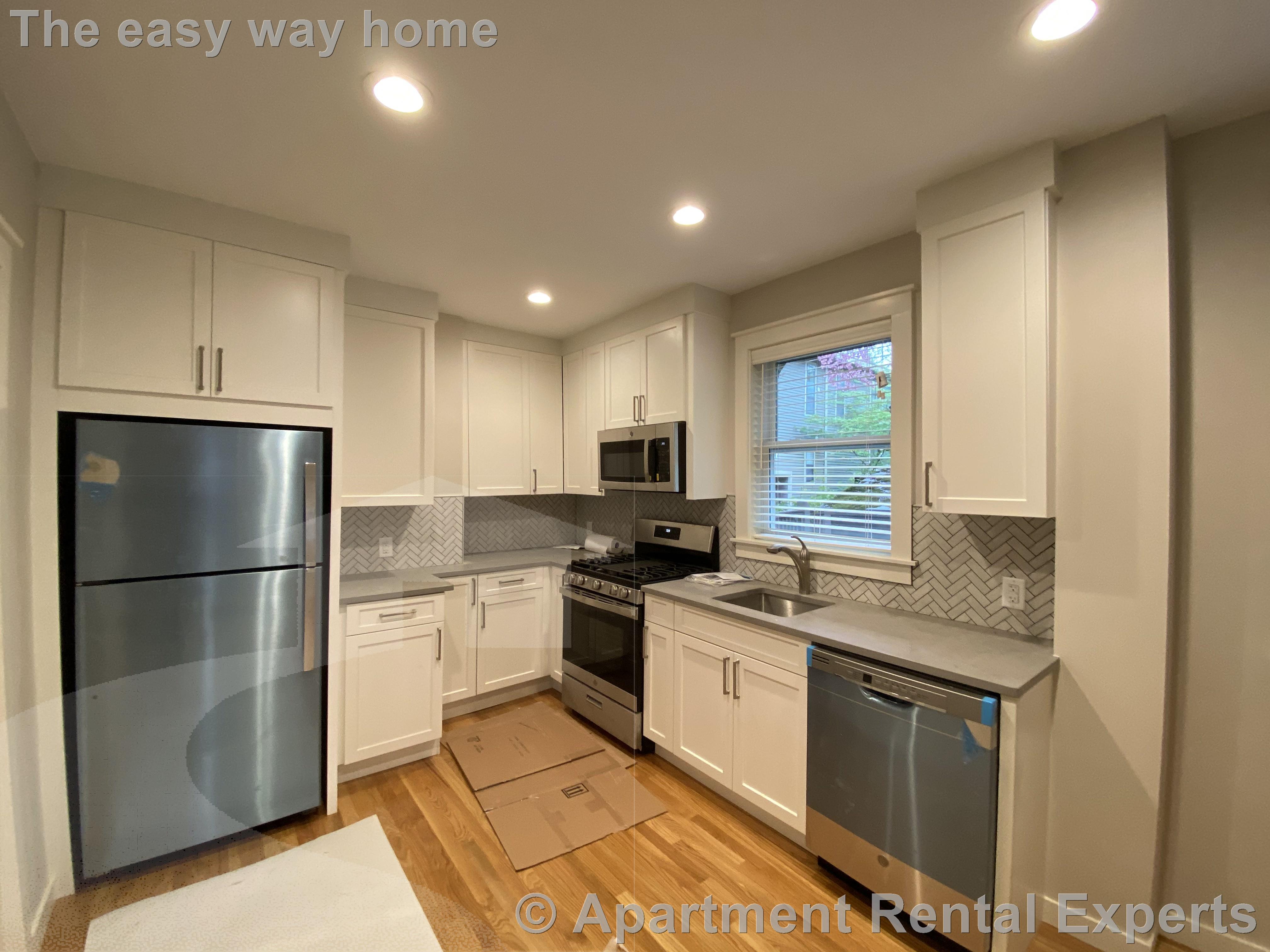 568 Green, Central Square