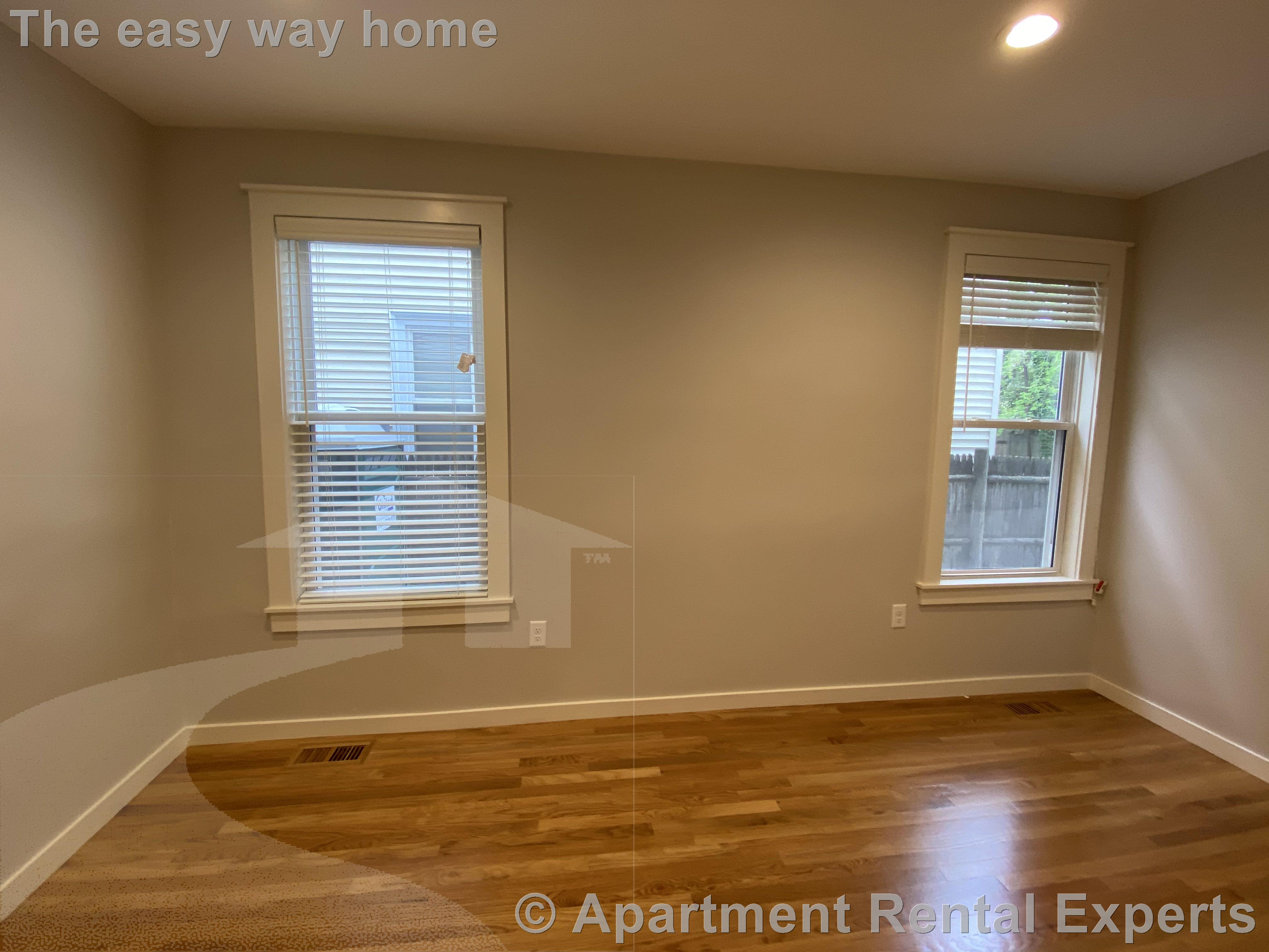 568 Green, Central Square