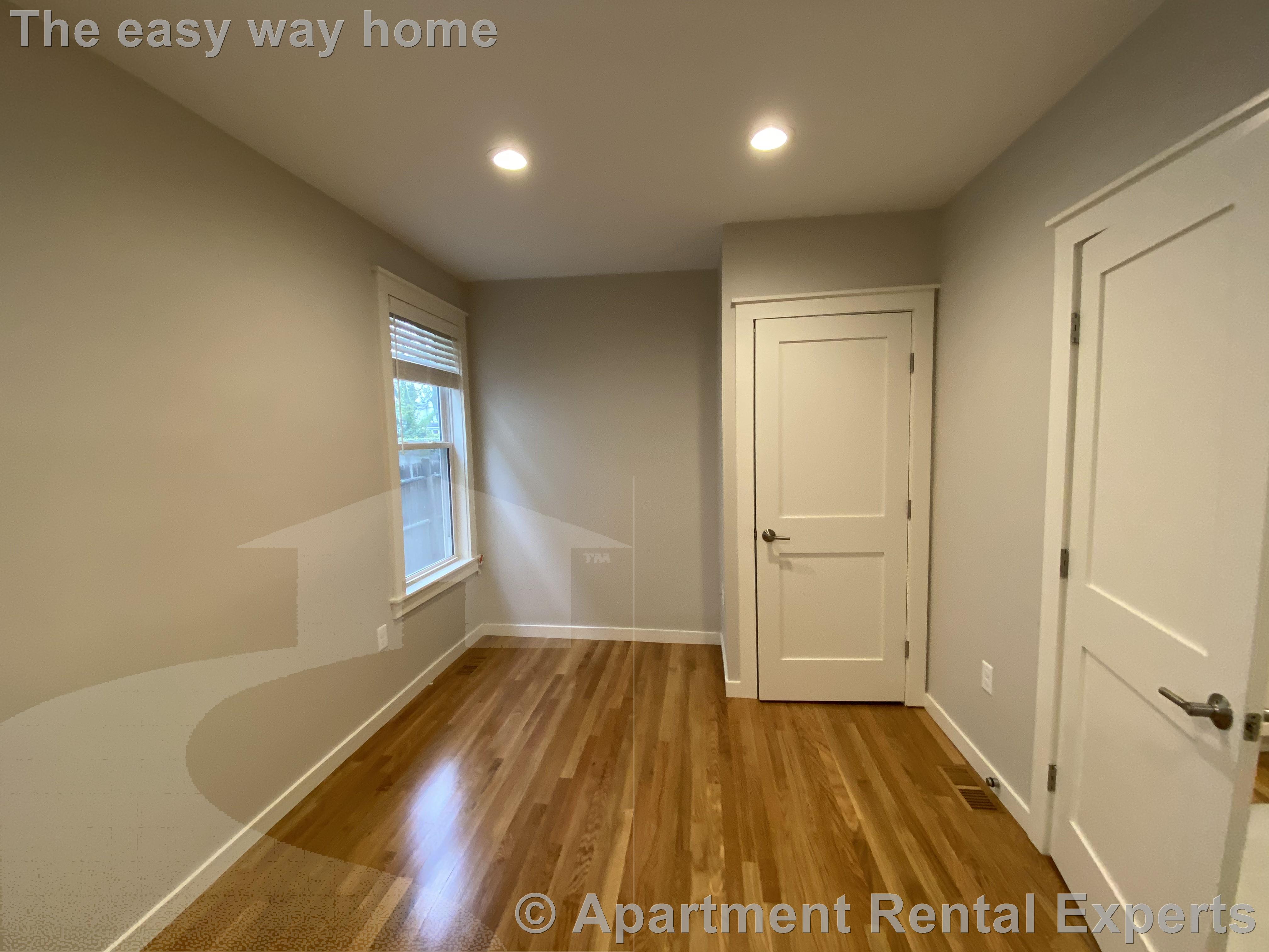 568 Green, Central Square