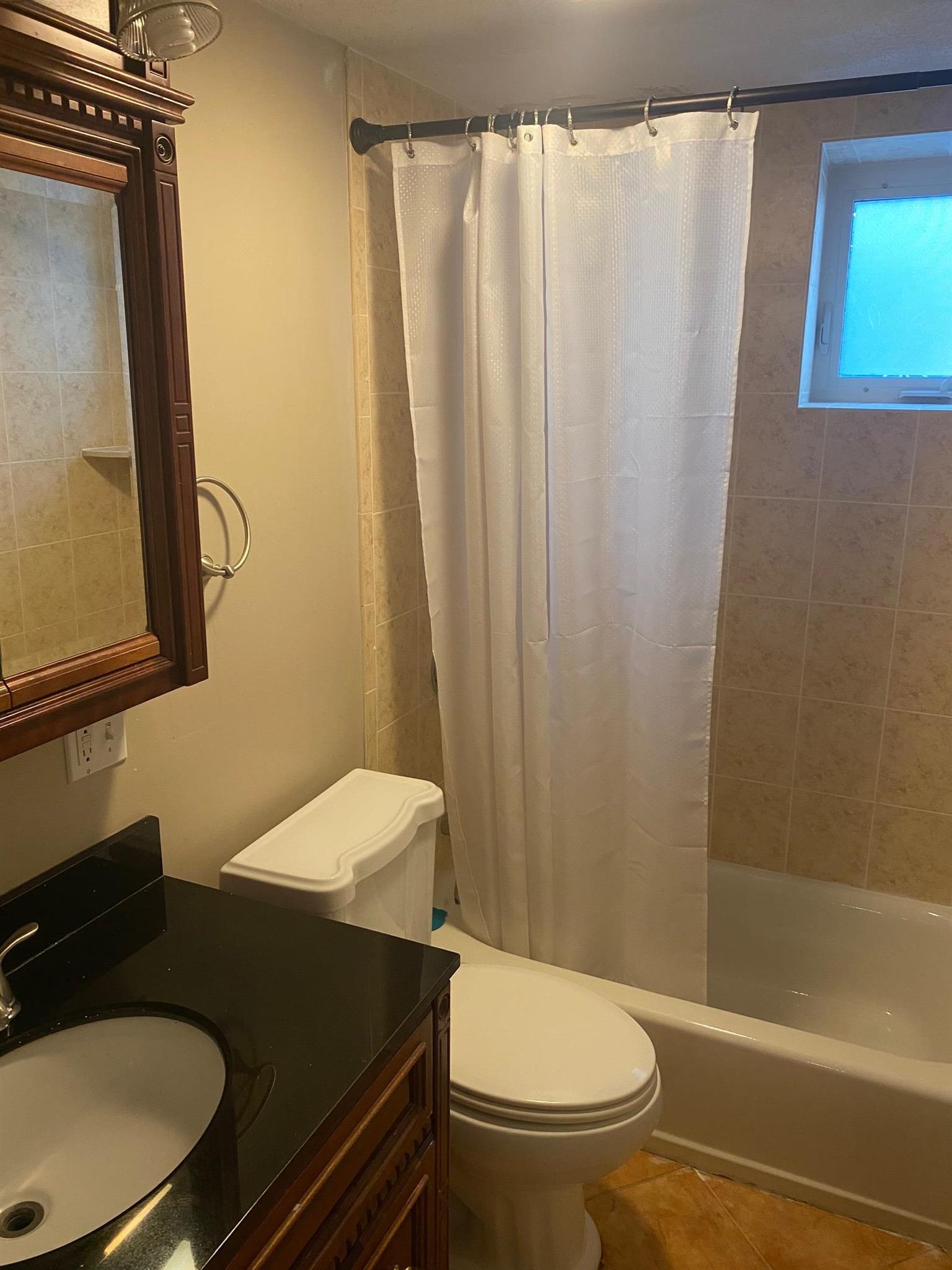 24 Glen St, East Somerville