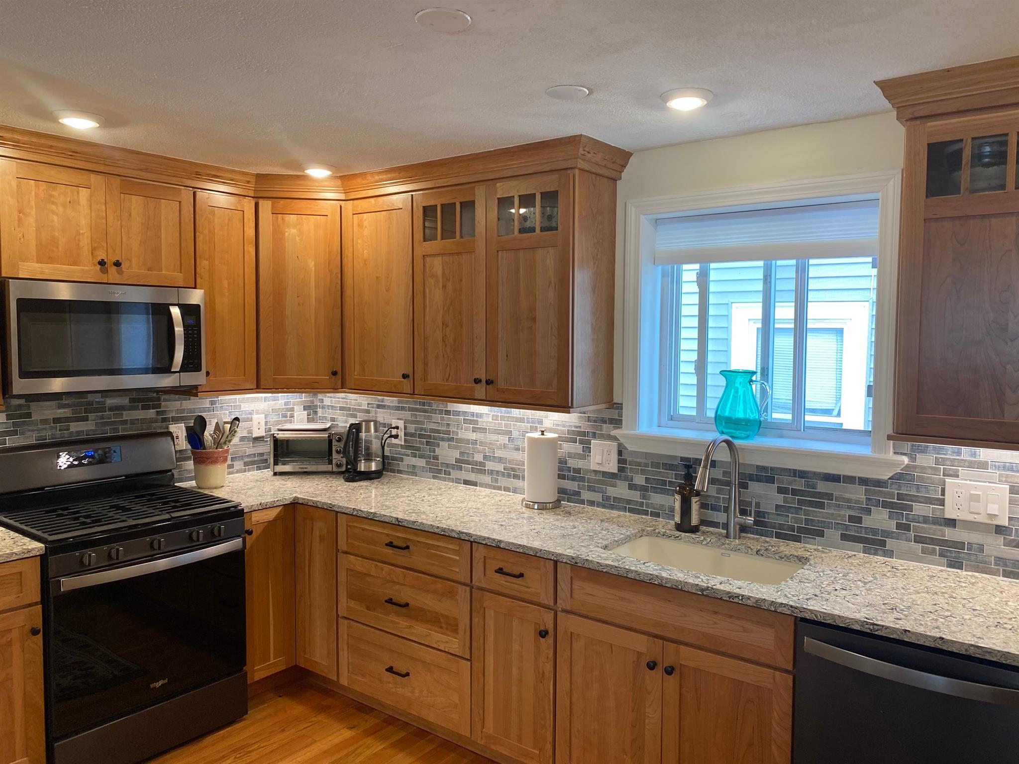 24 Glen St, East Somerville