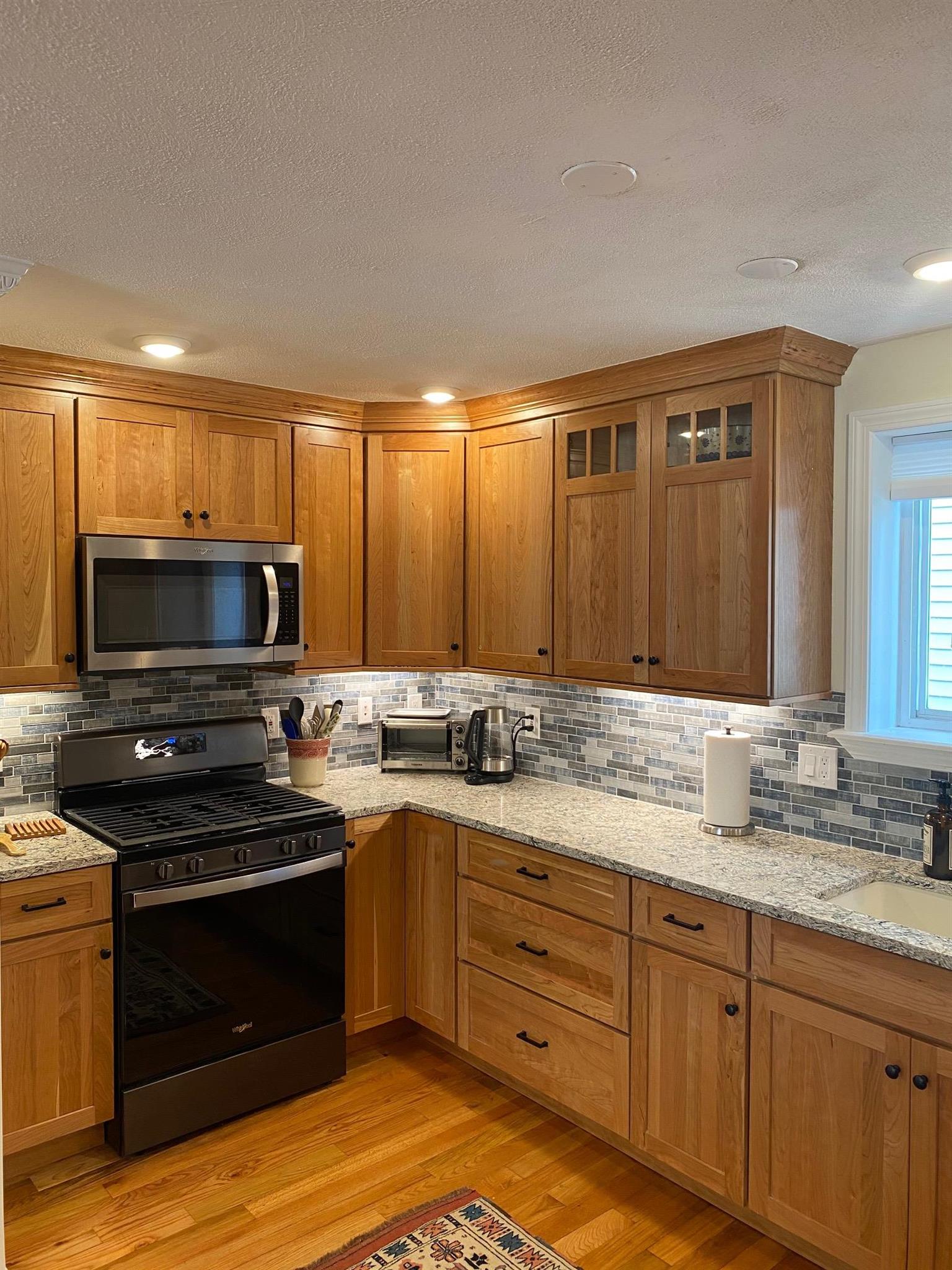 24 Glen St, East Somerville