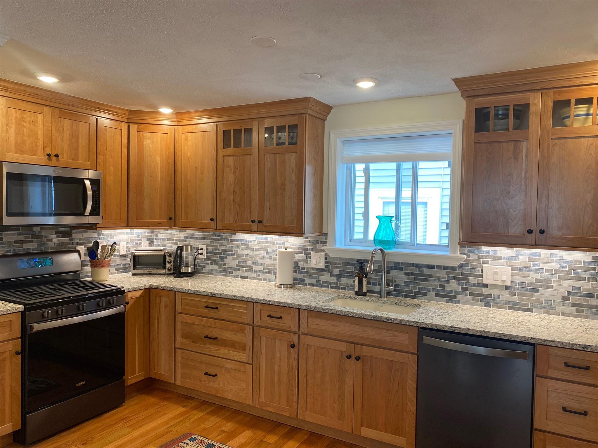 24 Glen St, East Somerville