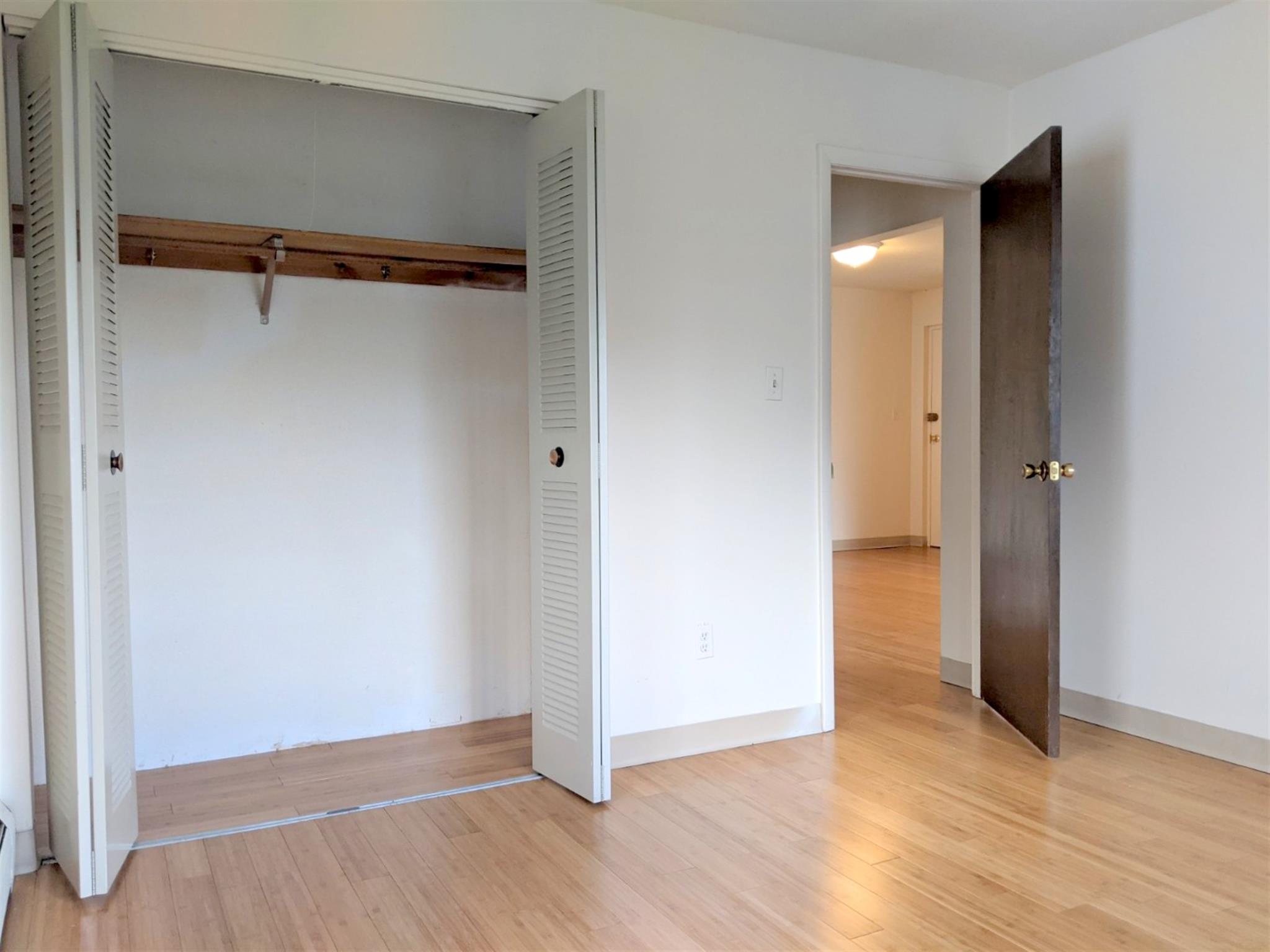 12 Cameron Ave, Davis Square