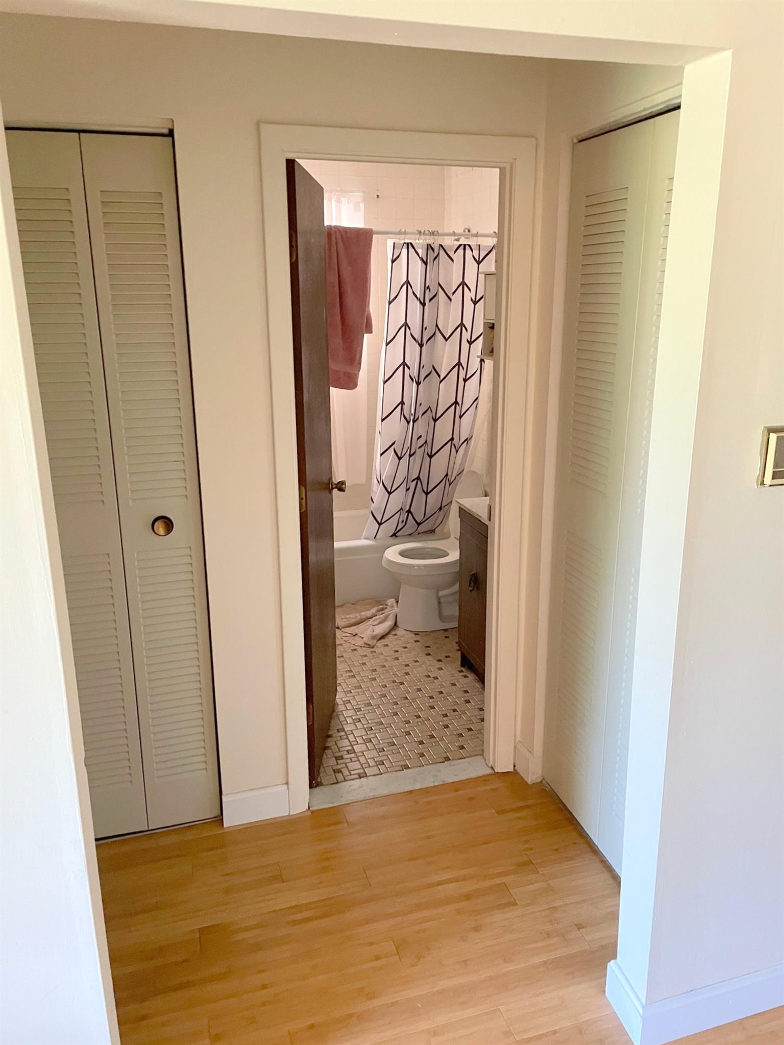 12 Cameron Ave, Davis Square