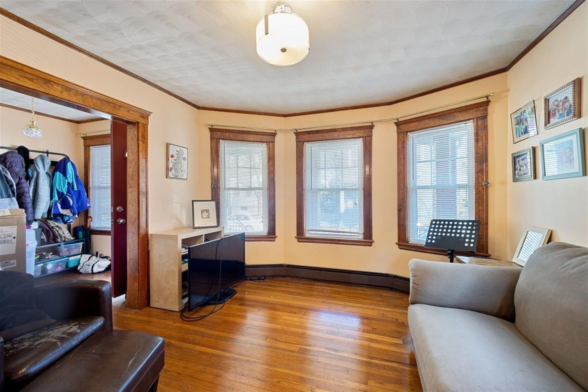 53 Sargent Ave, Gilman Square