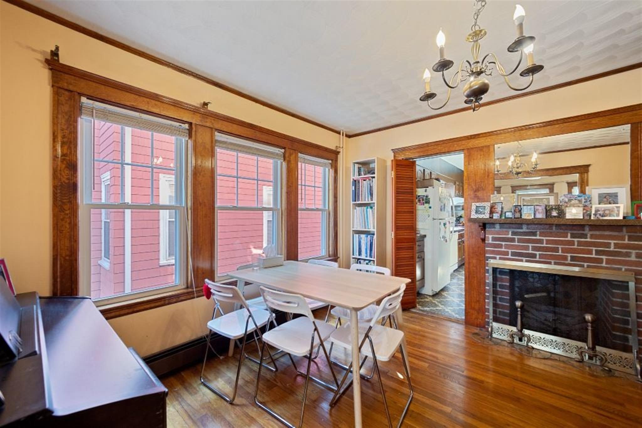 53 Sargent Ave, Gilman Square