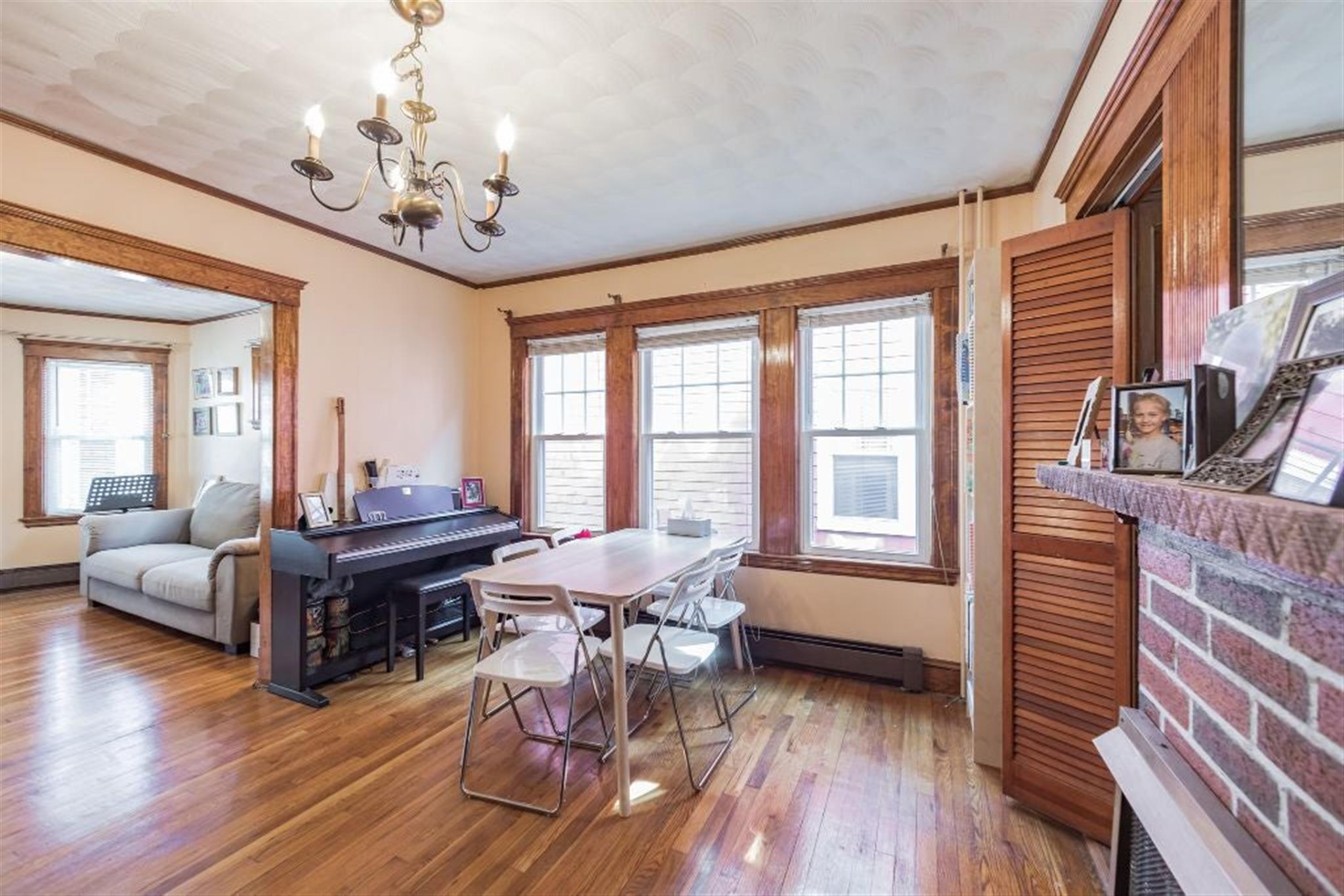 53 Sargent Ave, Gilman Square