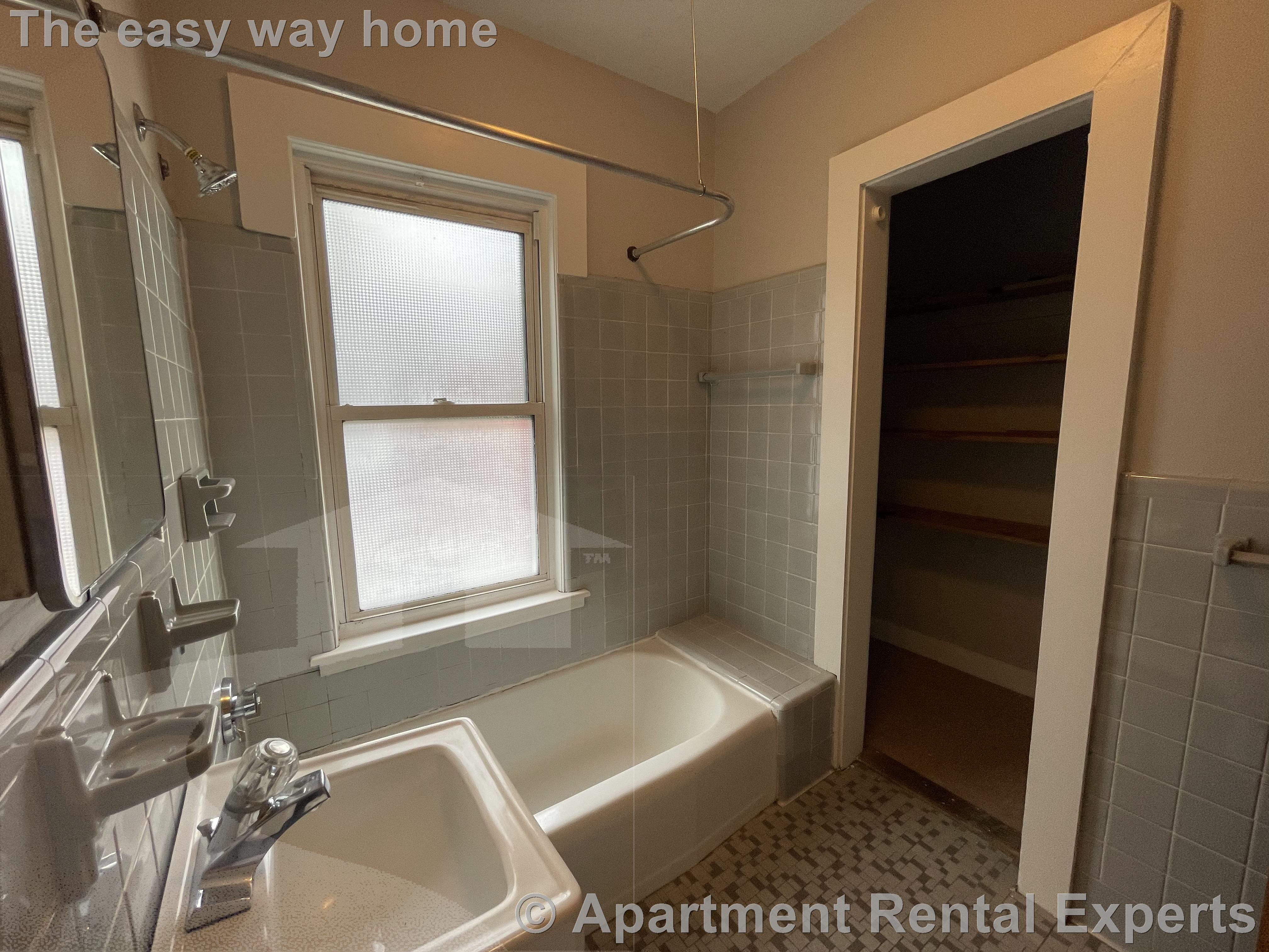 220 Banks St, Harvard Square