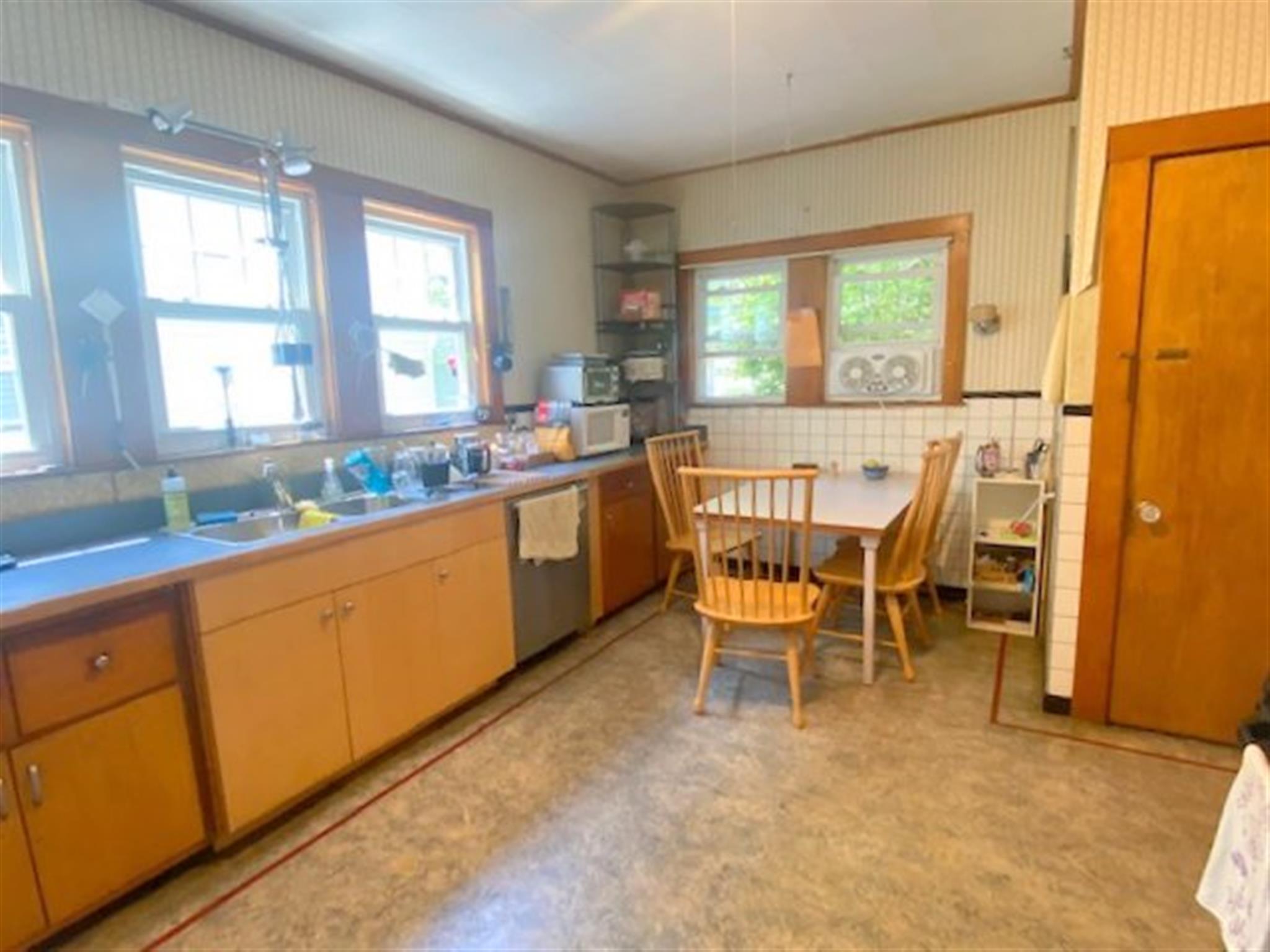 44 Paulina St, Davis Square