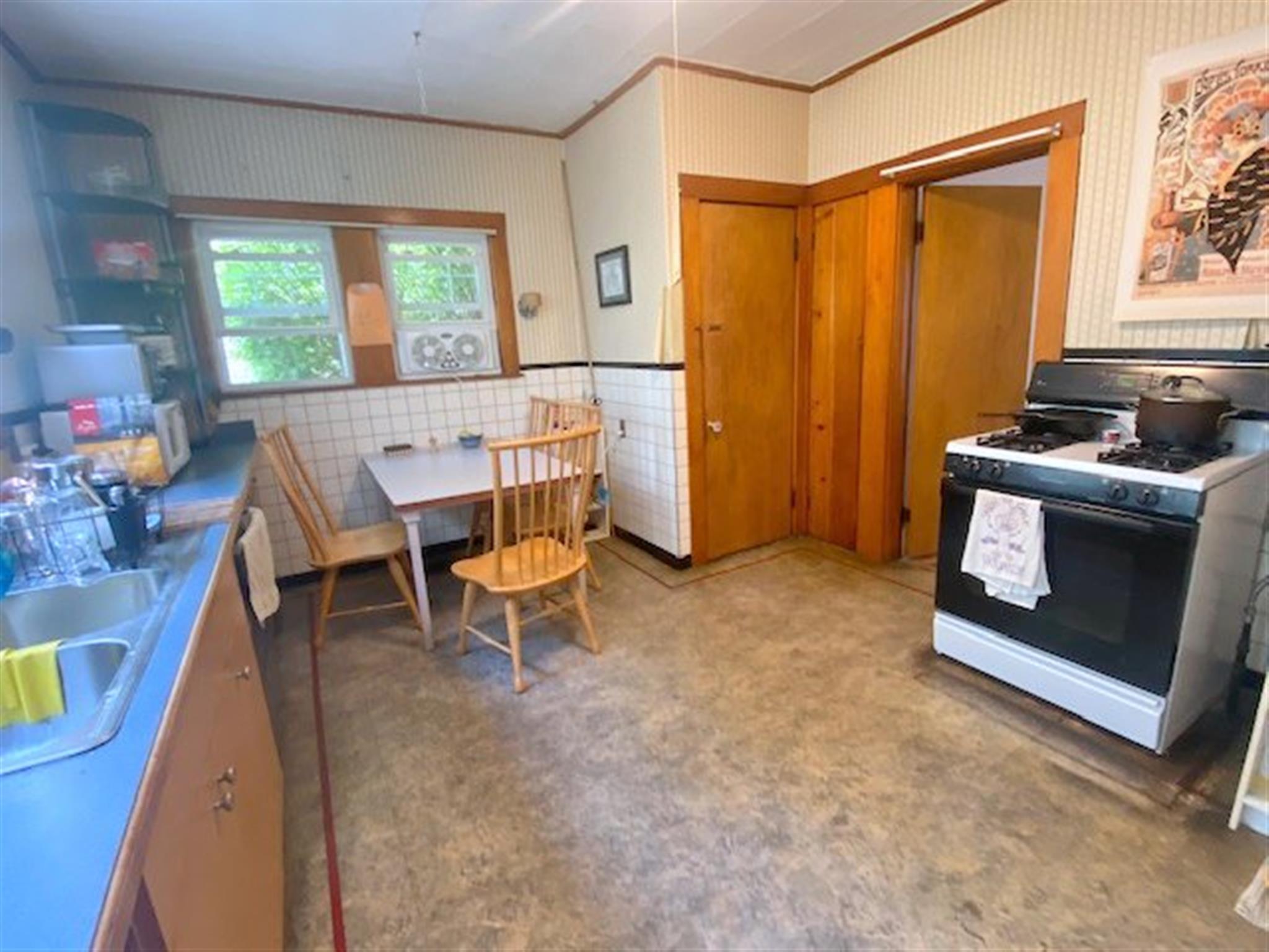 44 Paulina St, Davis Square