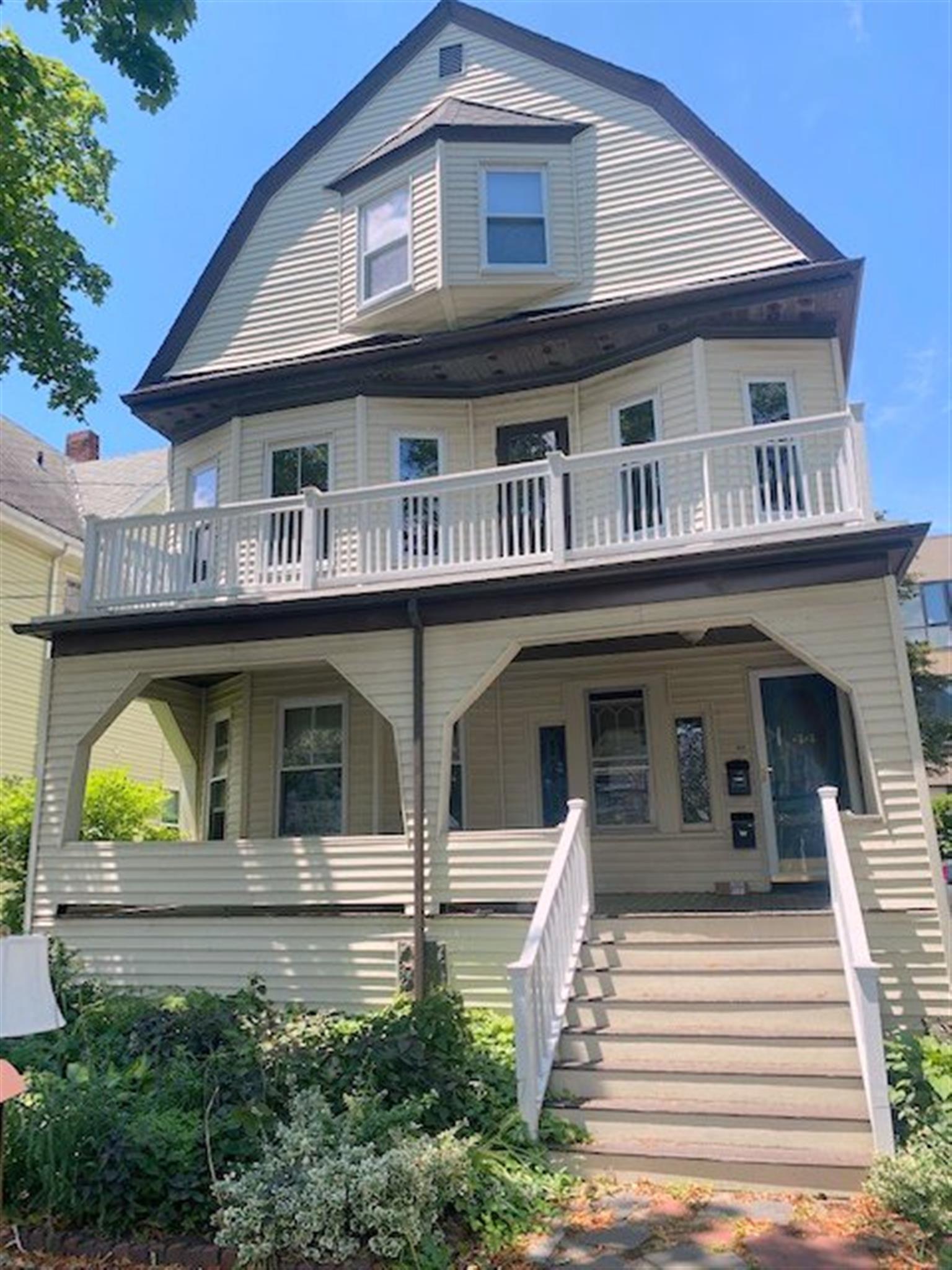 44 Paulina St, Davis Square