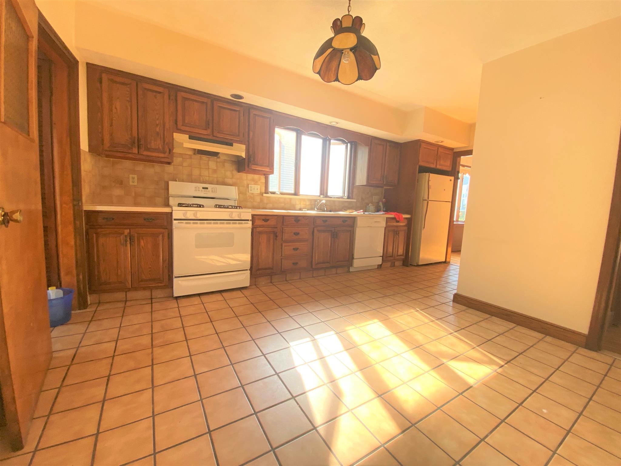 15 Clayton Ave, Medford