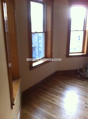 90 Browne St, North Brookline