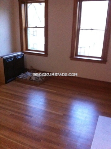 90 Browne St, North Brookline