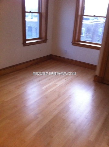 90 Browne St, North Brookline