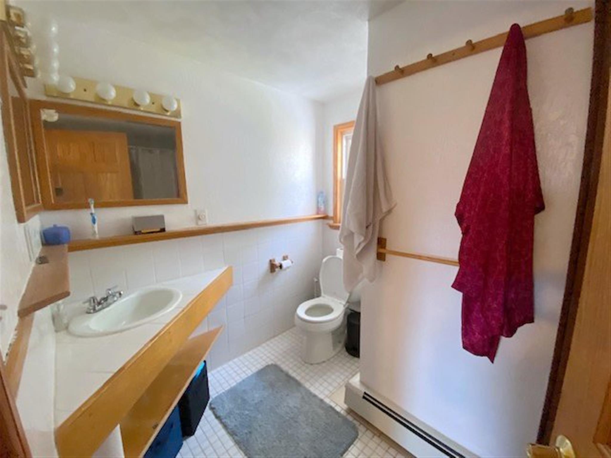 16 Summit Ave, Prospect Hill