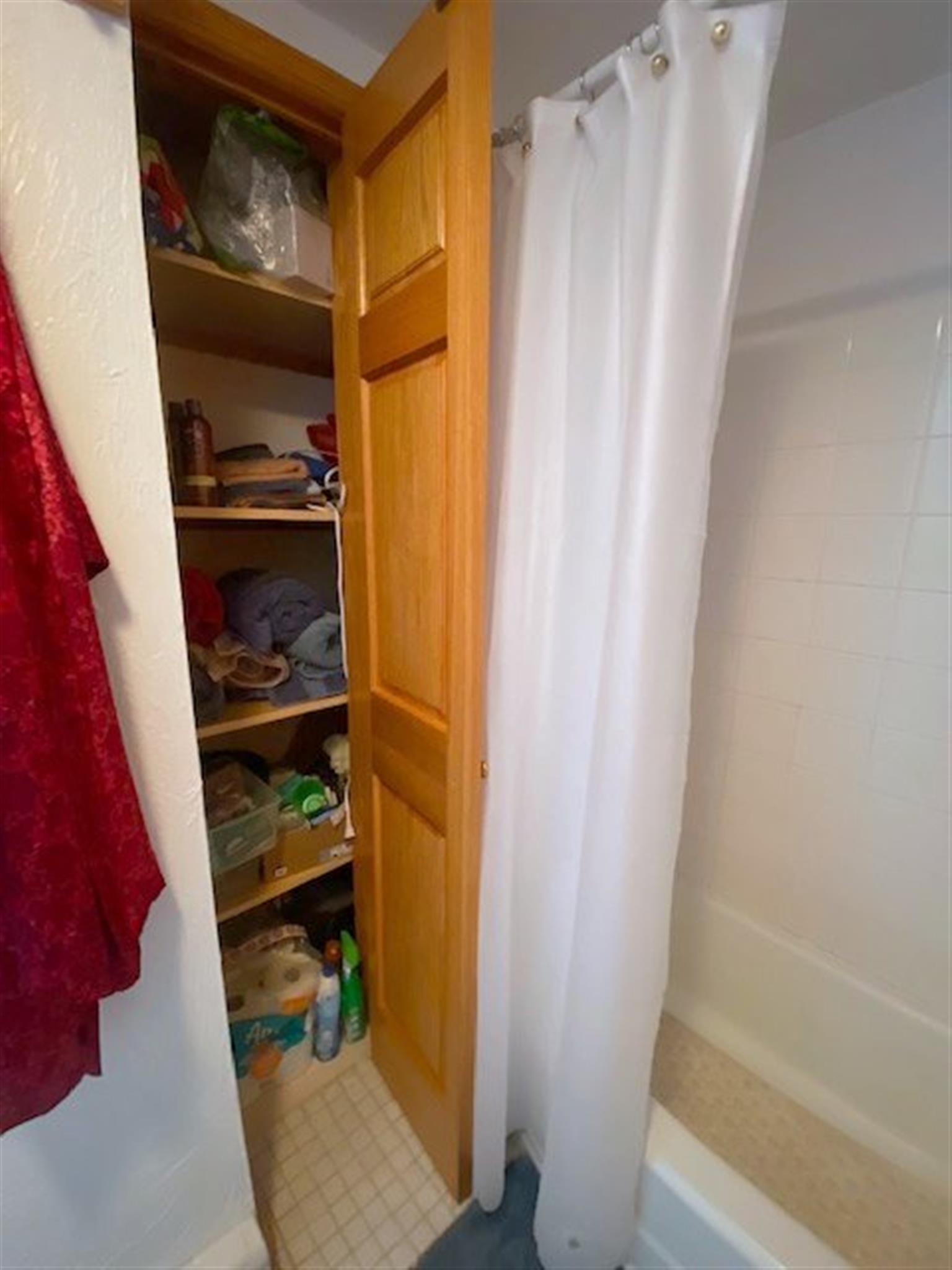 16 Summit Ave, Prospect Hill