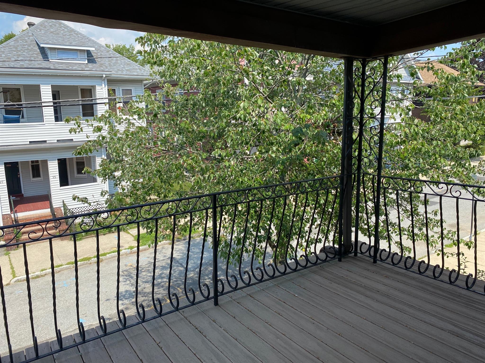 96 Capen St, Medford