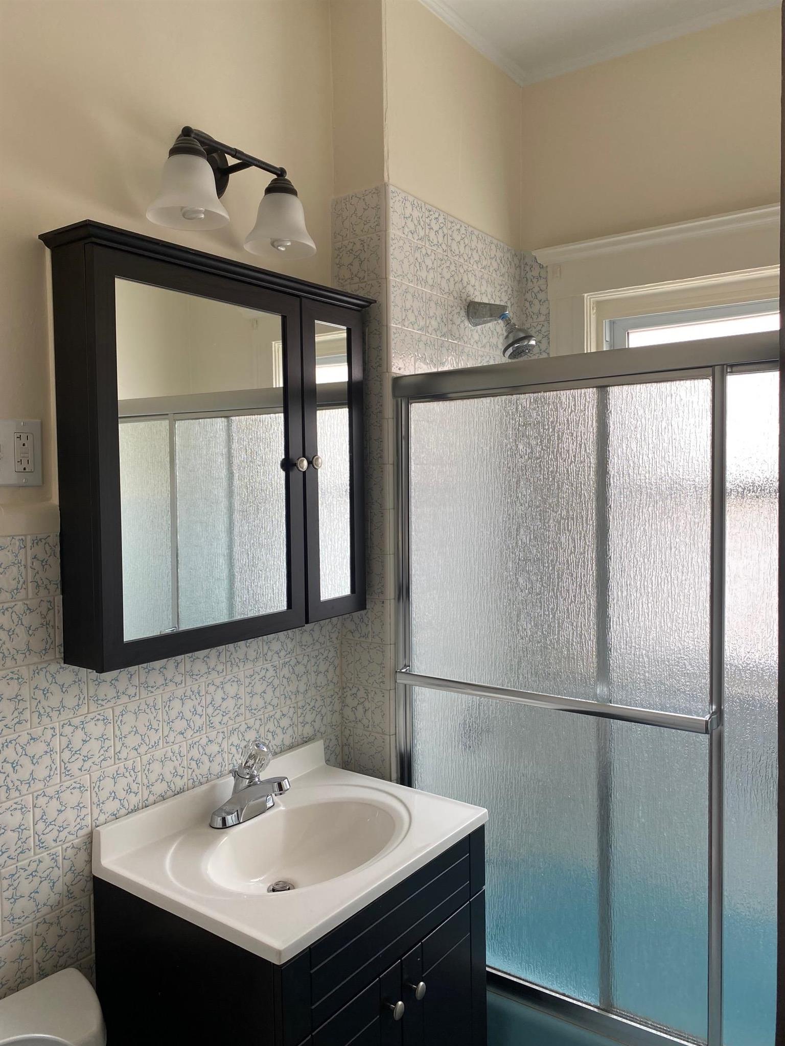 96 Capen St, Medford