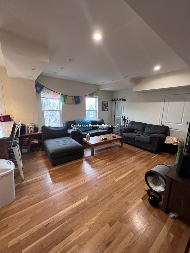 28 Cherry St, Spring Hill