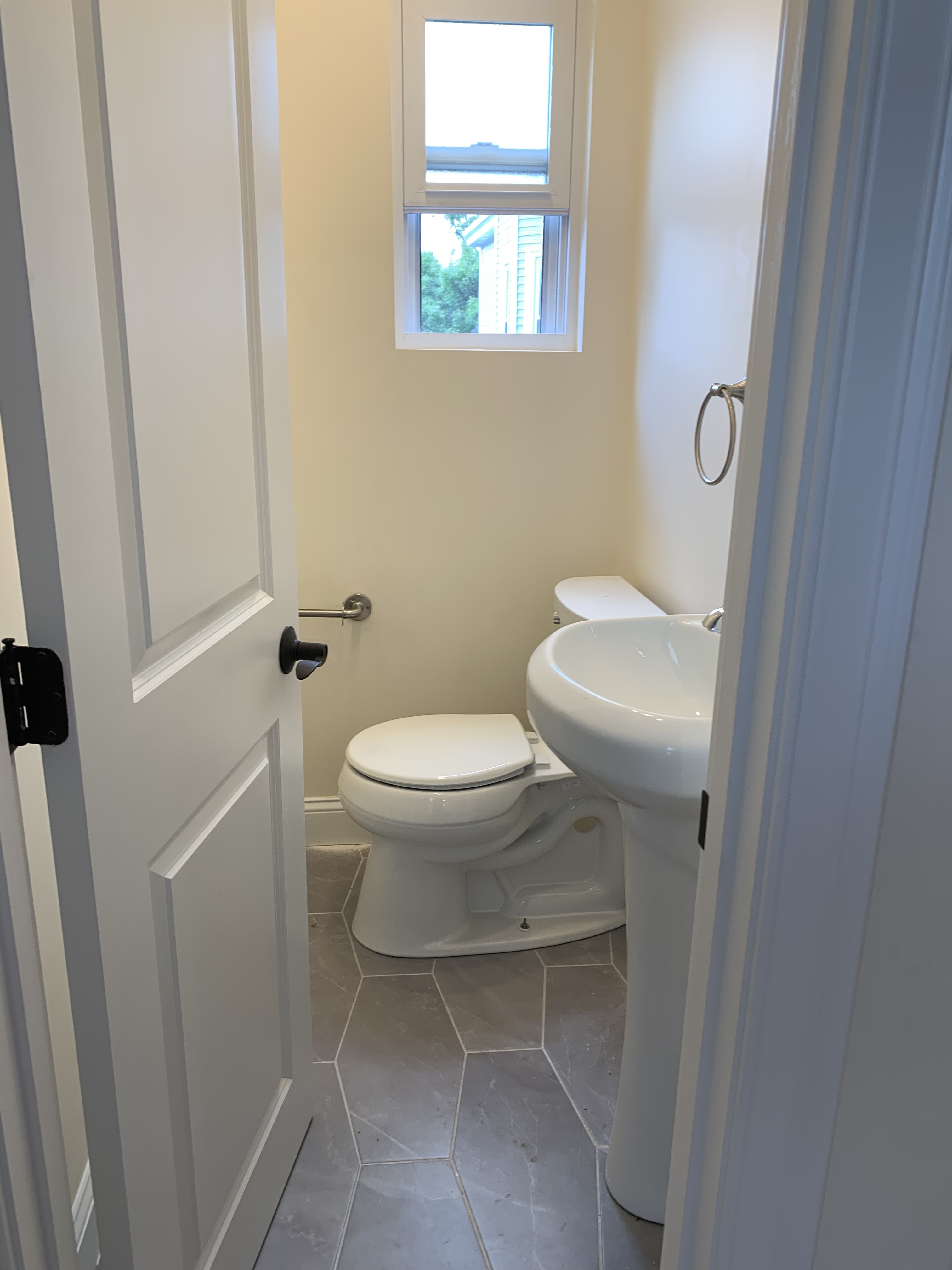 28 R Cherry St, Davis Square