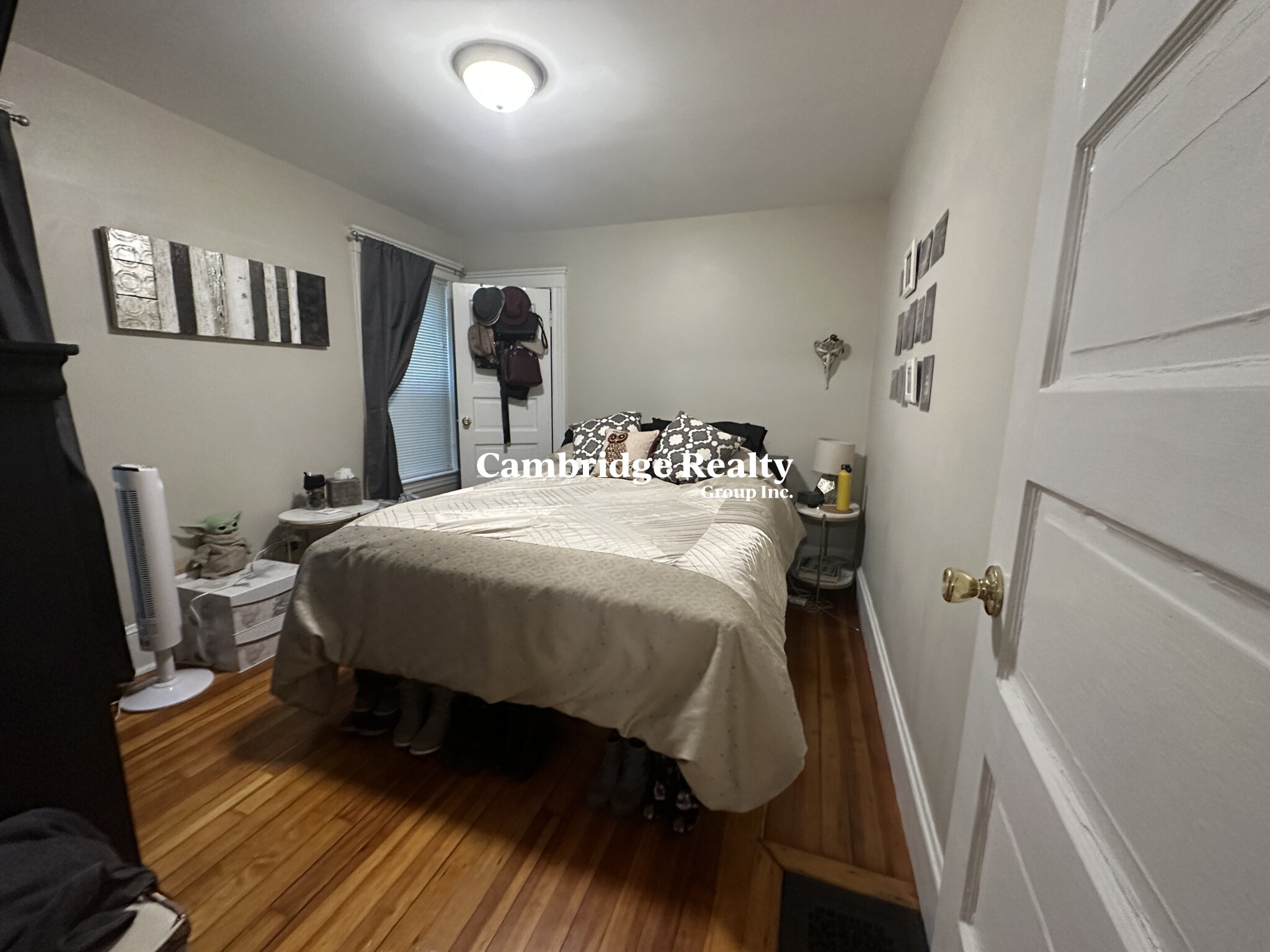 10 Hall St, Davis Square