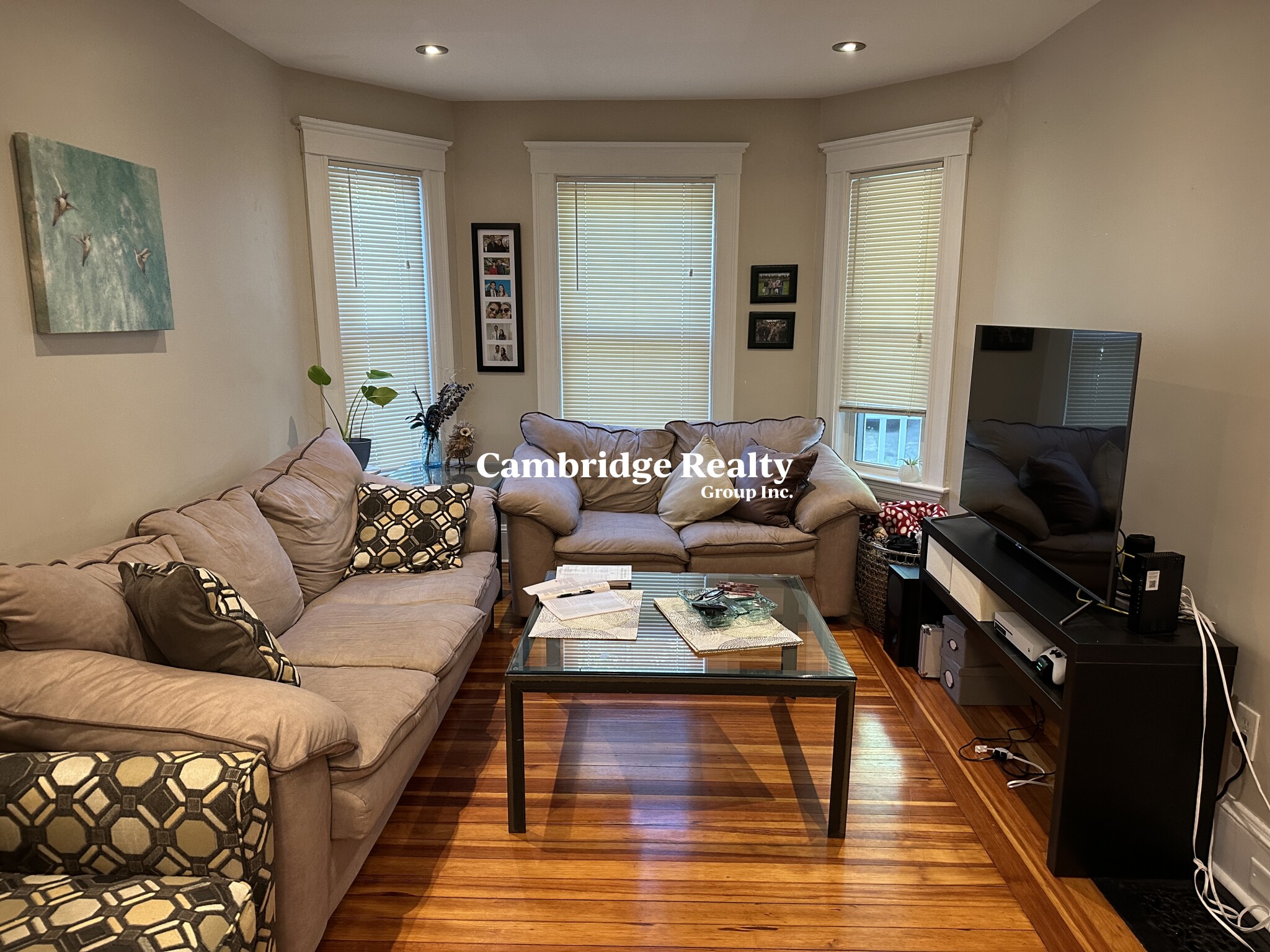 10 Hall St, Davis Square