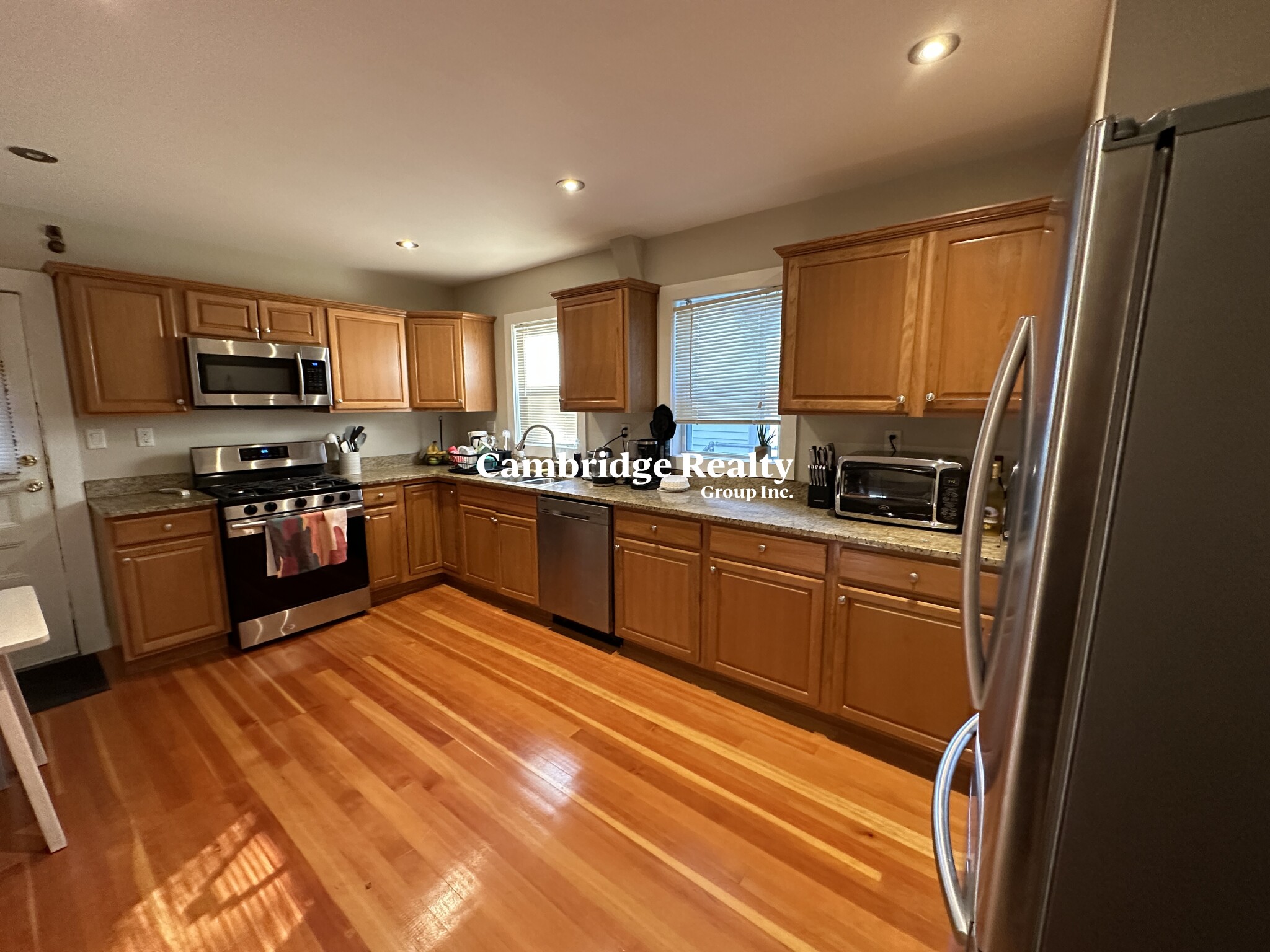 10 Hall St, Davis Square