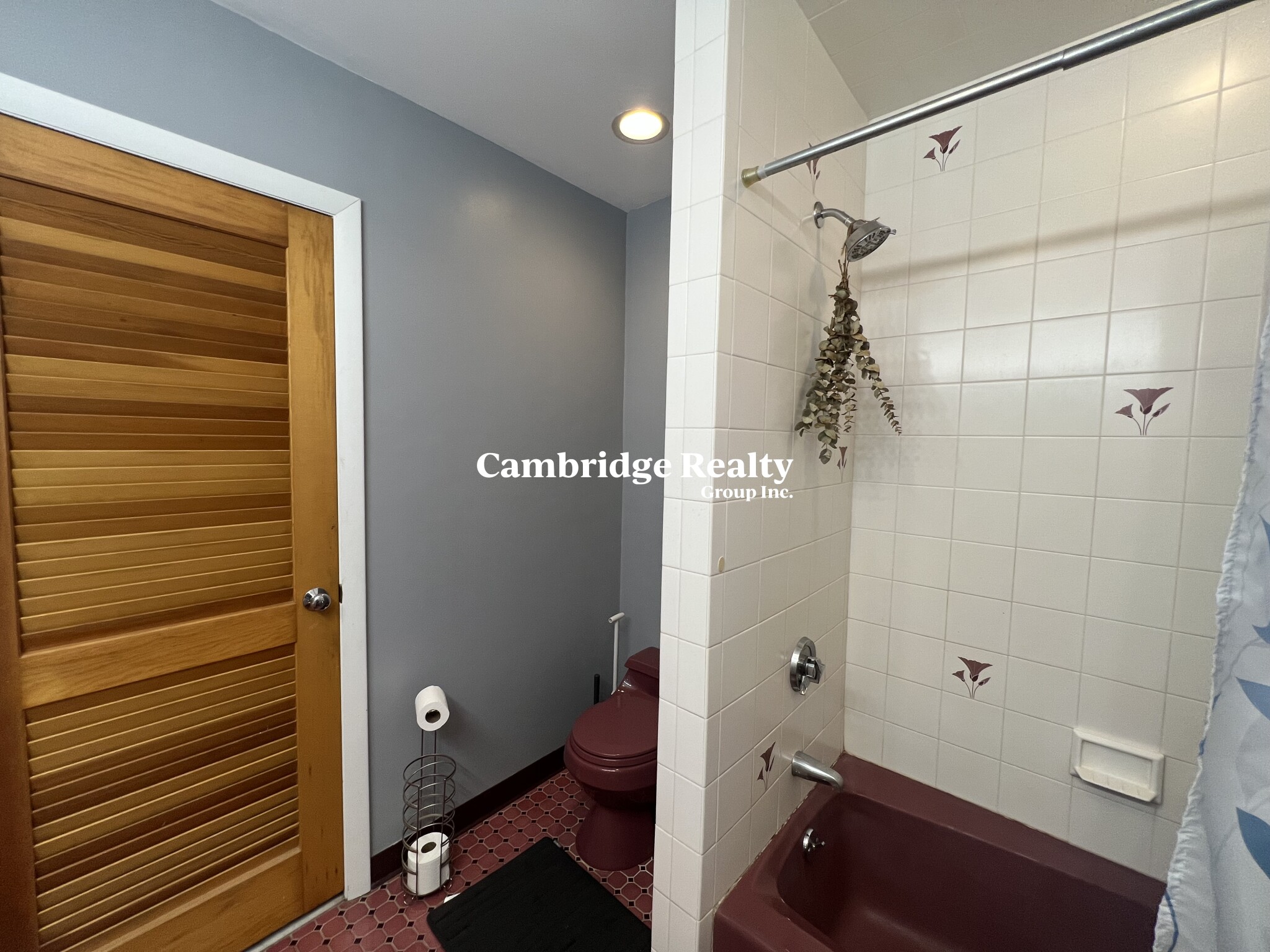 32 Winchester St, Medford Hillside