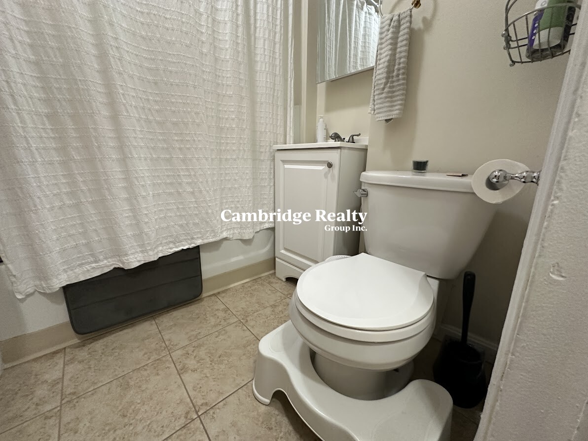 1056 Cambridge St, Inman Square