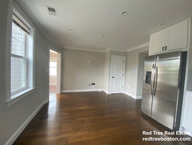 490 Washington St, Brighton